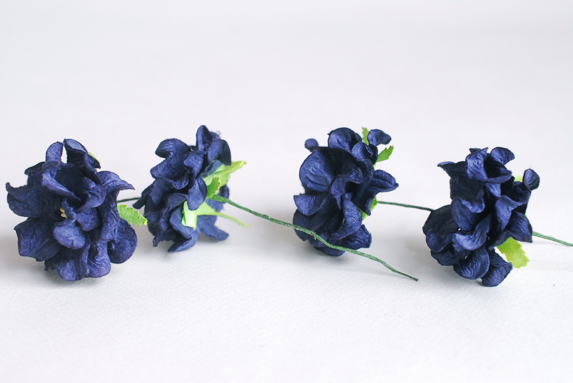 ดอกไม้กระดาษสา ราคาส่ง, ดอกการเดนเนียกระดาษสา ดอกไม้ประดิษฐ์ ตกแต่งงานแต่งงาน ประดิษฐ์ข้อมือเพื่อนเจ้าสาว ขนา่ด 3.5 cm., สำหรับของชำร่วย, งานแต่งงาน, ดอกไม้ทำข้อมือเจ้าสาว สีน้ำเงินกรมท่า จำนวน 25 ดอก Paper flower,25 Pieces mulberry gardenia flowers suppl