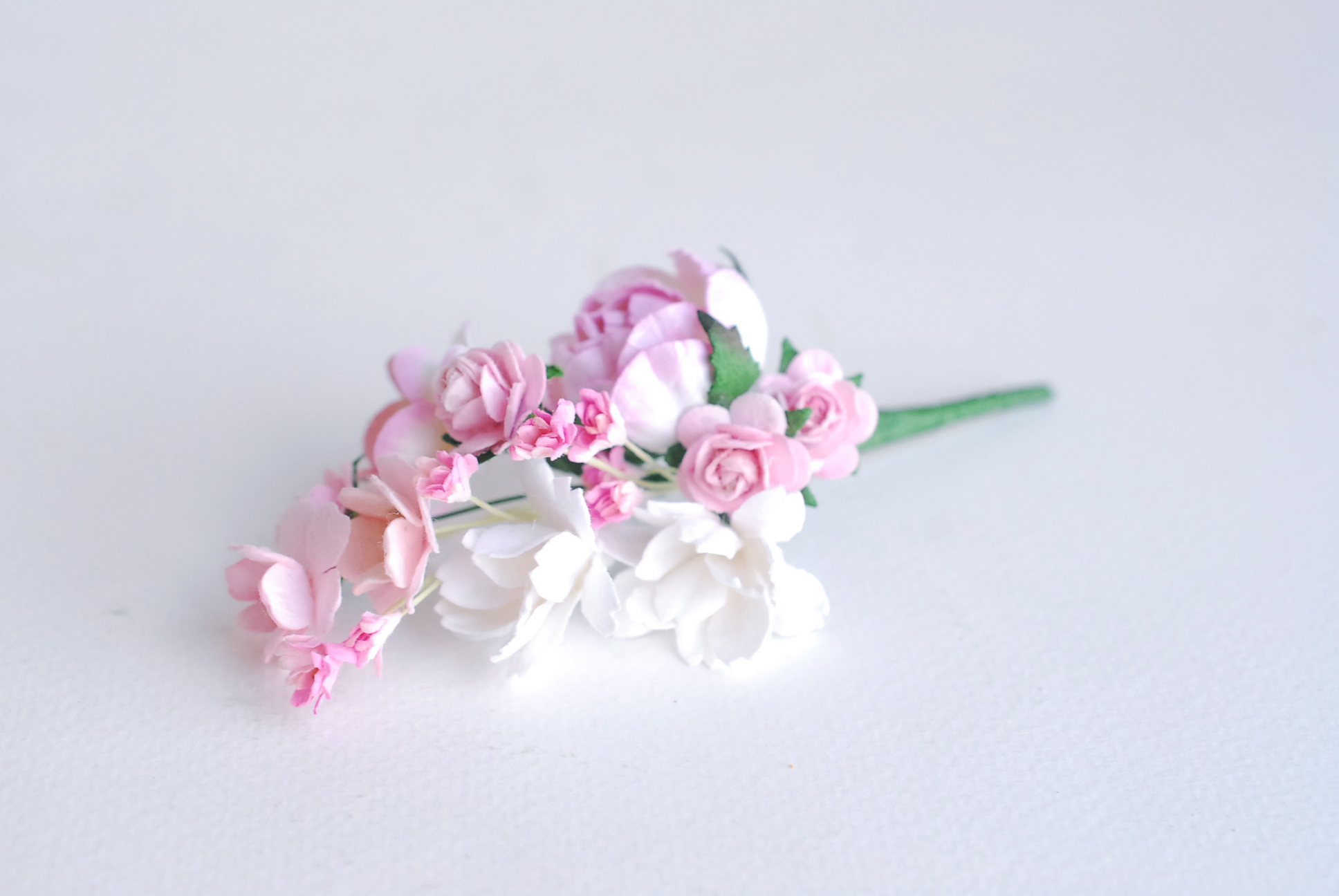 ช่อดอกไม้ติดอกเจ้าบ่าว ช่อดอกไม้ประดับ งานแต่งงาน งานประดิษฐ์ ของชำร่วย ดอกไม้กระดาษสา งานแต่งงาน DIY wedding boutonniere