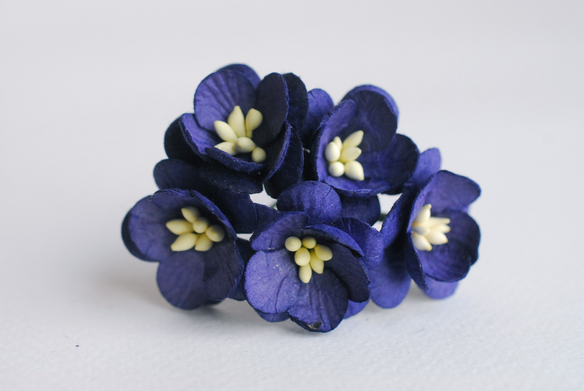 ดอกไม้กระดาษสา ดอกซากุระกระดาษ ดอกไม้กระดาษสาราคาส่ง ดอกไม้กระดาษสำหรับตกแต่งของชำร่วย งานแต่งงาน ทำช่อดอกไม้ติดอกเจ้าบ่าว ข้อมือดอกไม้เจ้าสาว ขนาด2.5 cm. 50 ดอก Paper flowers supplies: DIY wedding tools Cherry blossom (Sakura) 50 pcs. size 2.5 cm. deep b