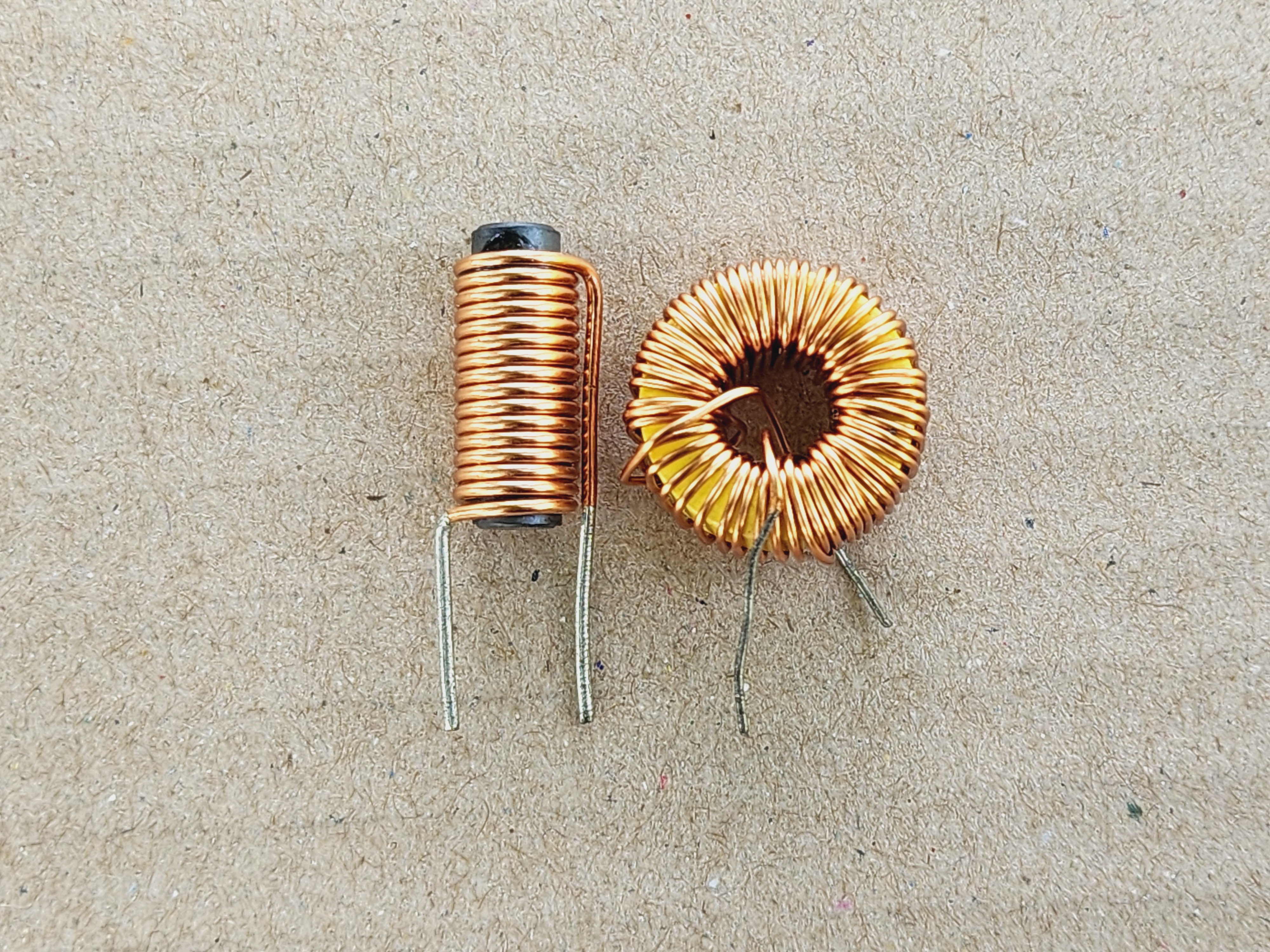 รูปตัวเหนี่ยวนำ L4 และ สัญลักษณ์ของตัวเหนี่ยวนำ