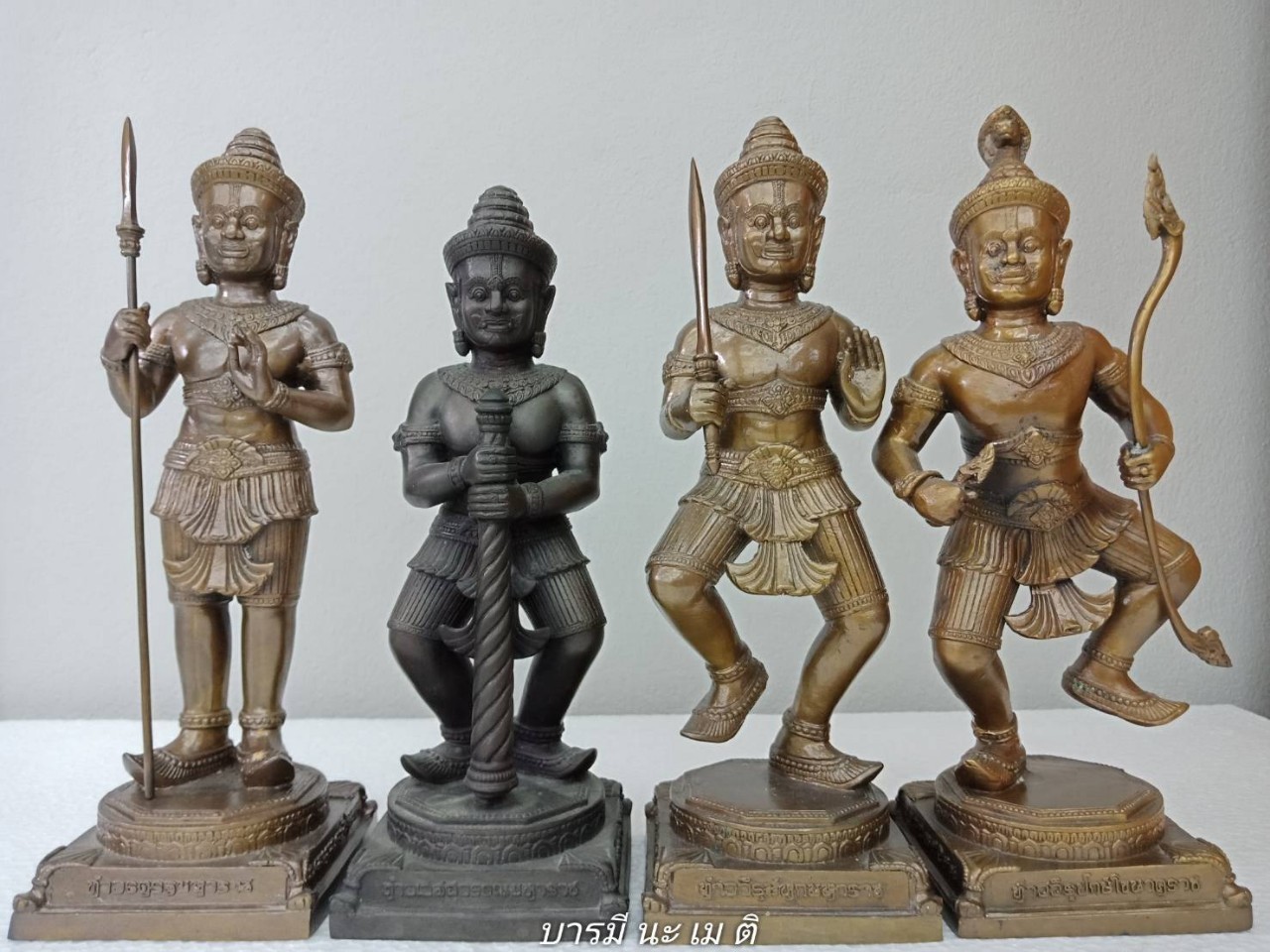 ท้าวจตุโลกบาล 4องค์ ท้าวเวสสุวรรณ,ท้าววิรุฬหก,ท้าวธตรฎฐ์ ,ท้าววิรูปักษ์