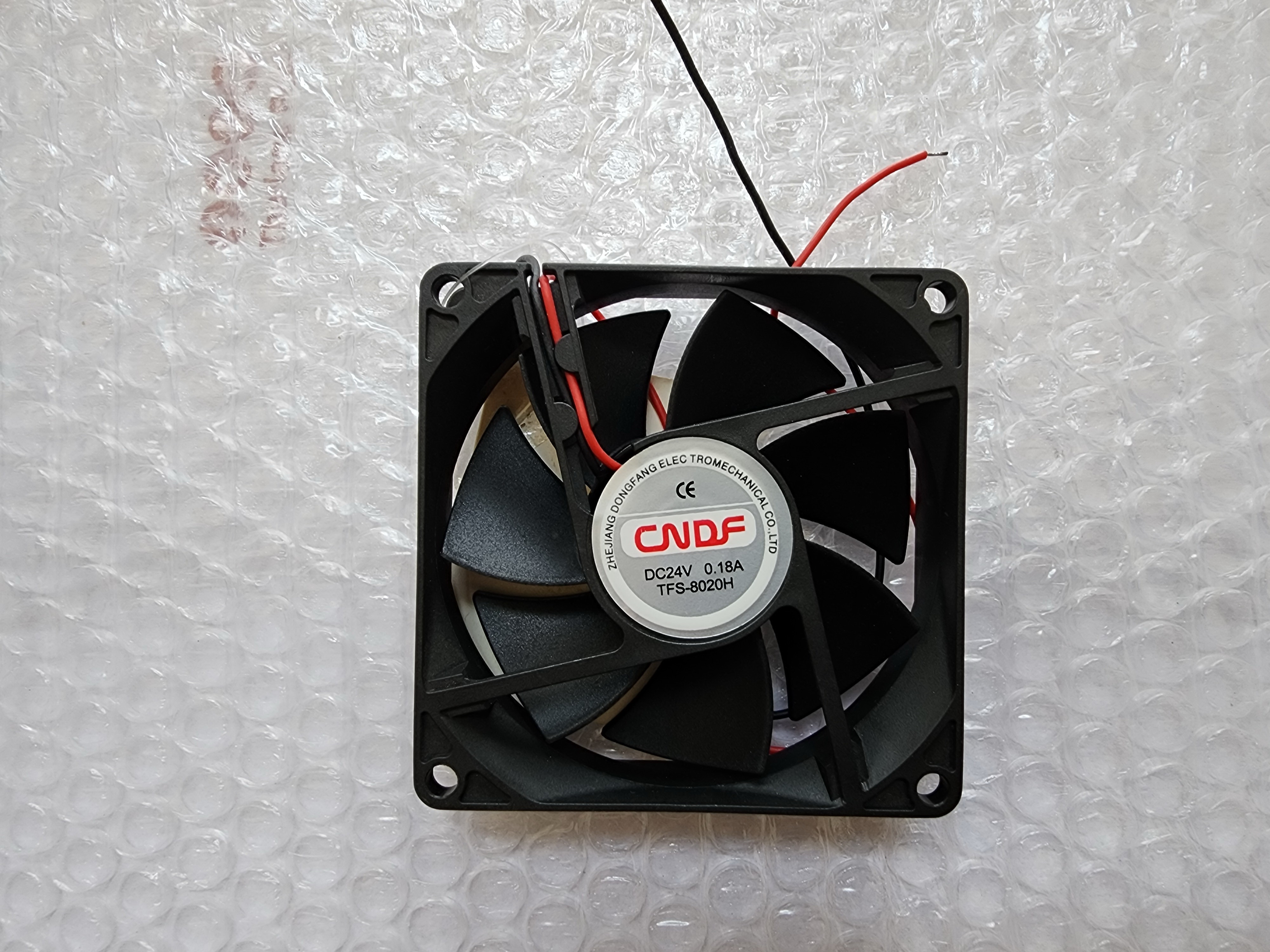 พัดลม 24V 0.18A Size: 80x20mm 2 สาย ดำ แดง