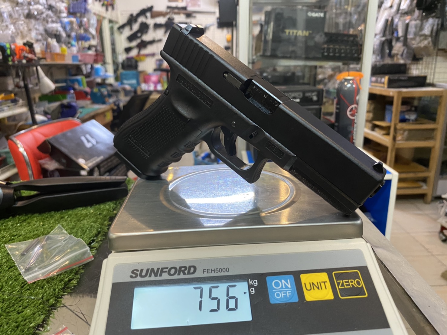 WE G17 Glock 17 Gen4 - สีดำ