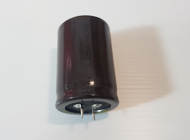 คาปาซิเตอร์ ตัวเก็บประจุ ขายาว ขาเขี้ยว ขาเสียบ และขาน๊อต