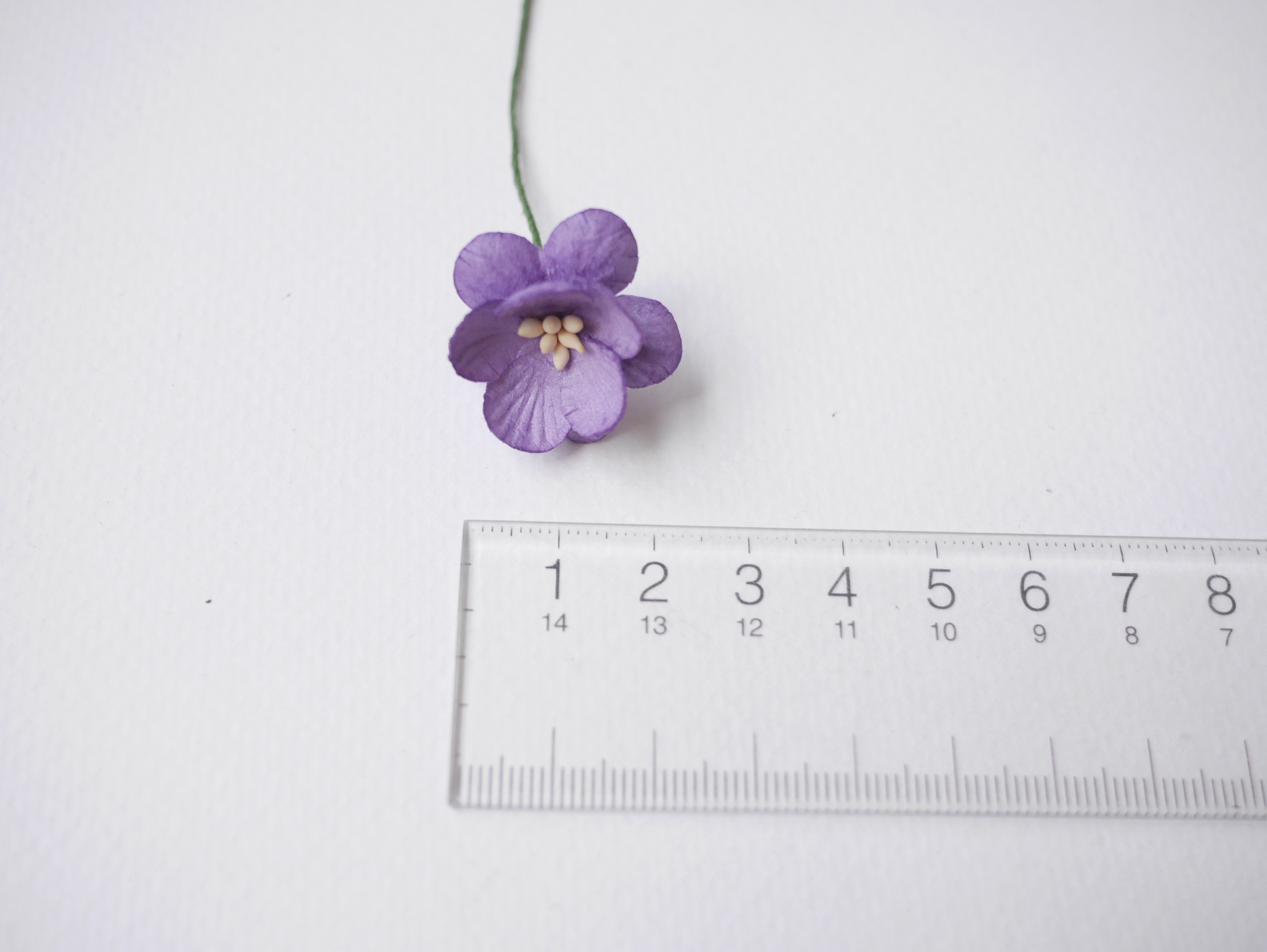 ดอกไม้กระดาษสา ดอกซากุระกระดาษ ขนาดเล็ก ดอกไม้กระดาษสาราคาส่ง ดอกไม้กระดาษสำหรับตกแต่งของชำร่วย งานแต่งงาน ทำช่อดอกไม้ติดอกเจ้าบ่าว ข้อมือดอกไม้เจ้าสาว ขนาด 2.5 cm. 50 ดอก สีม่วงเข้ม Paper flowers supplies: DIY wedding tools small Cherry blossom (Sakura)