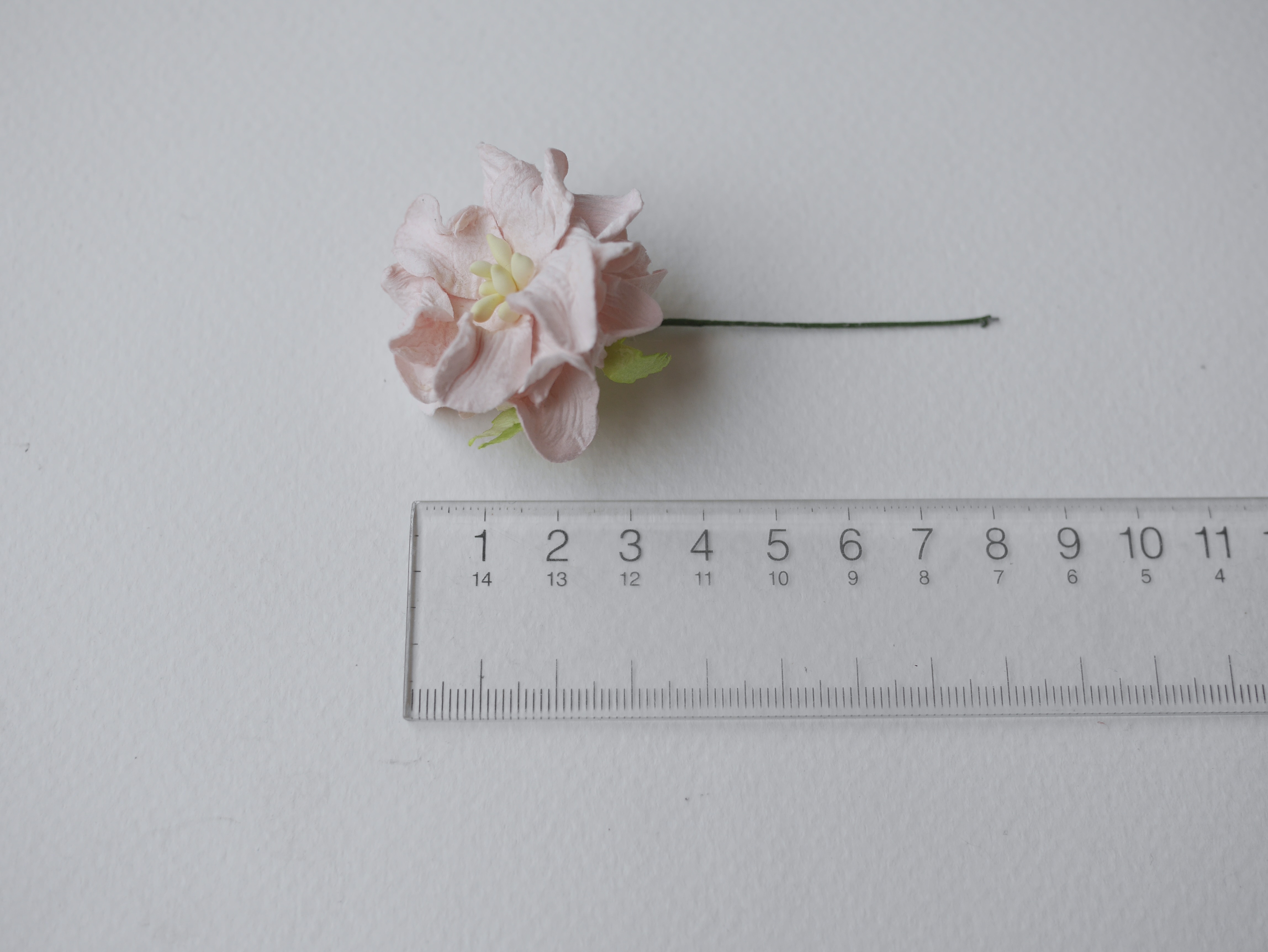 ดอกไม้กระดาษสา ราคาส่ง, ดอกการเดนเนียกระดาษสา ดอกไม้ประดิษฐ์ ตกแต่งงานแต่งงาน ประดิษฐ์ข้อมือเพื่อนเจ้าสาว ขนาด 3.5 cm., สำหรับของชำร่วย, งานแต่งงาน, ดอกไม้ทำข้อมือเจ้าสาว สีชมพูอ่อนพาสเทล จำนวน 25 ดอก Paper flower,25 Pieces mulberry gardenia flowers suppl