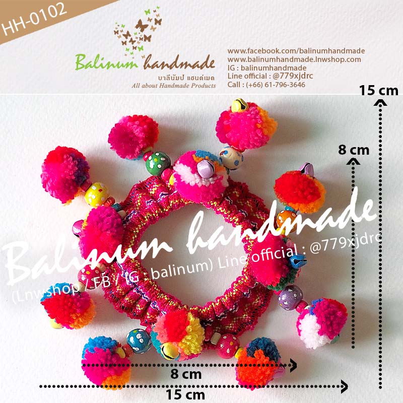 (1 ชิ้น) ยางรัดผมชาวเขาชาวดอย ที่มัดผมโดนัทพวงมาลัยปอมปอมแฮนด์เมด DIY ประดับปอมปอม ผ้า ลูกปัดไม้ และกระพรวนหลากสี สไตล์โบฮีเมียนชาวเขาชาวดอย เด็กหรือผู้ใหญ่ก็ใช้ได้ สามารถใช้รัดผม รวบผม เกล้าผม หรือมวยผมก็ได้ ดูเก๋ น่ารัก และมีสไตล์มากค่ะ หลายสี (Multi-color)