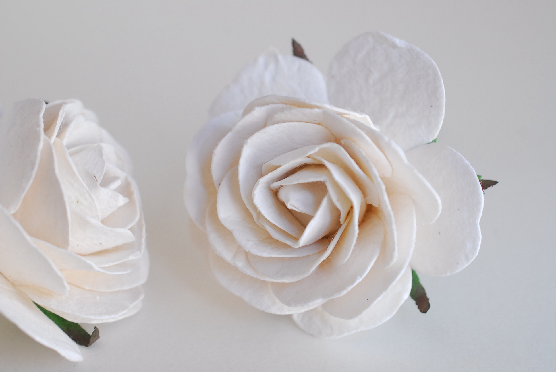ดอกไม้กระดาษสา ขนาด 6.5 cm., สำหรับของชำร่วย, งานแต่งงาน, สีขาว Paper flower, handmade flowers supplies, wedding decoration:10 Pieces mulberry rose, 6.5 cm. white color.