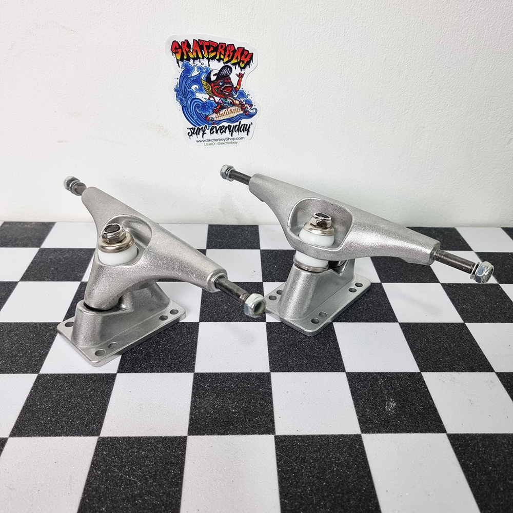 [0306] Surf truck (short spring). Can be fully turned. Bolt holes are threaded. Width 6.25 inches, height 2.5 inches. Great value.