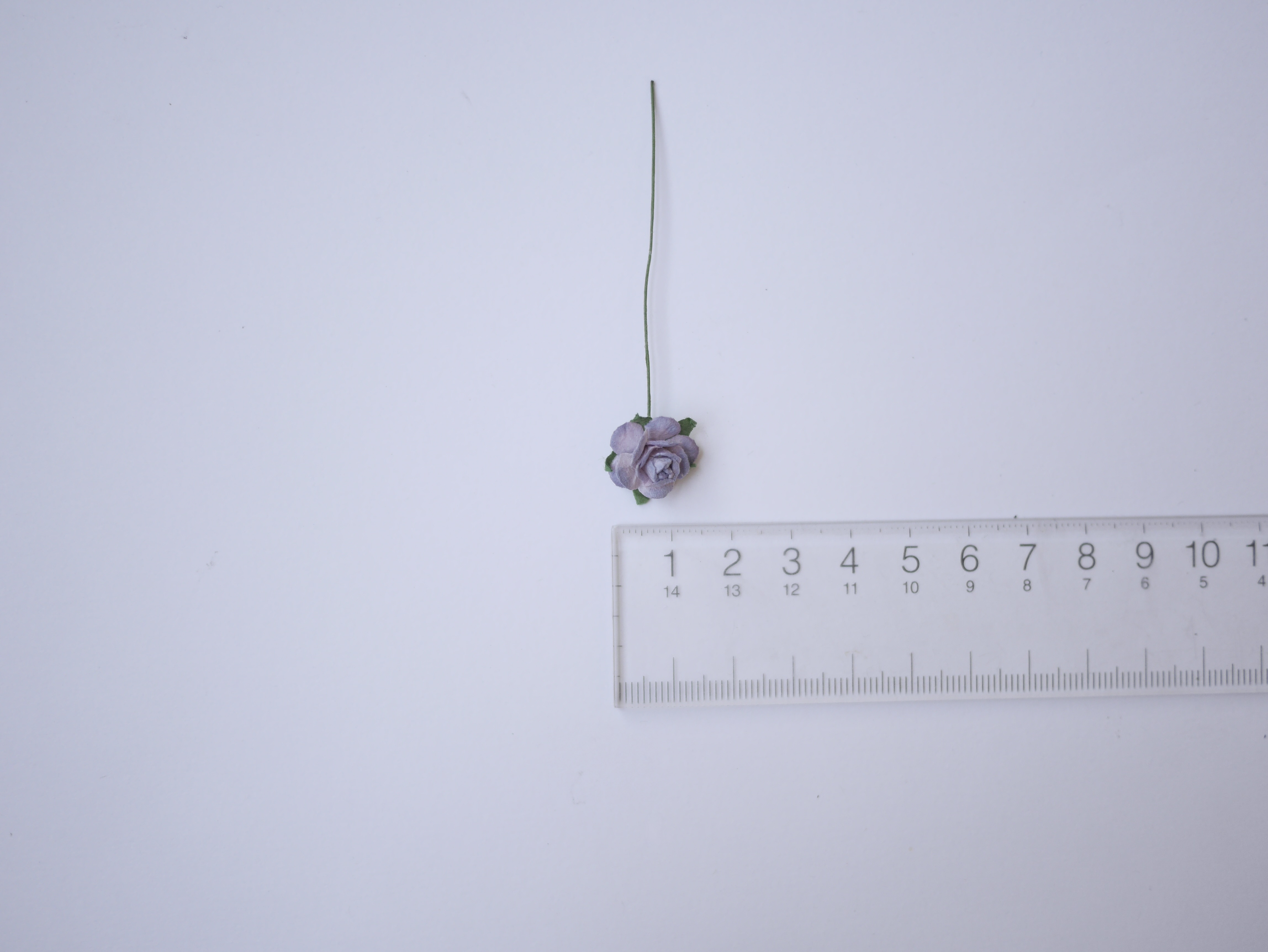 ดอกไม้กระดาษสา ขายส่ง, ดอกกุหลาบกระดาษสา สำหรับประดับ ตกแต่งของชำร่วย, งานแต่งงาน สีม่วงตุ่นปัด ขนาด 1.5 cm. จำนวน 100 ดอก