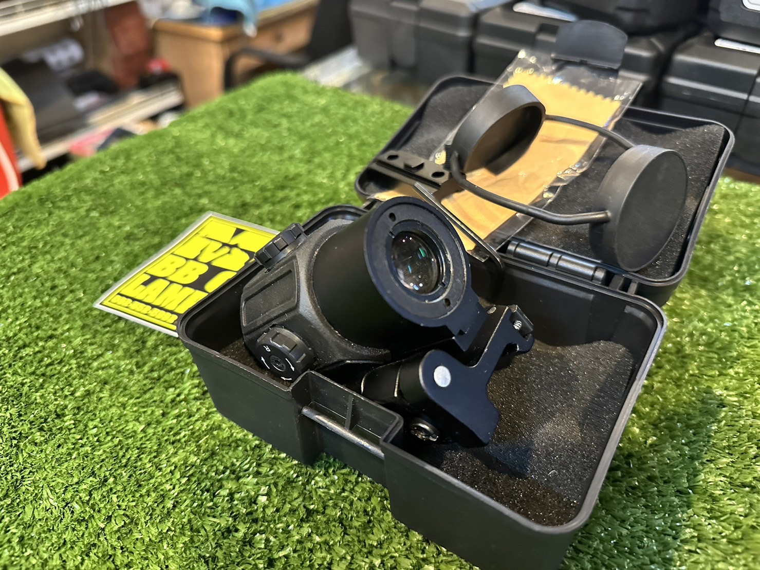 Dot: ซูมหลัง EOTECH