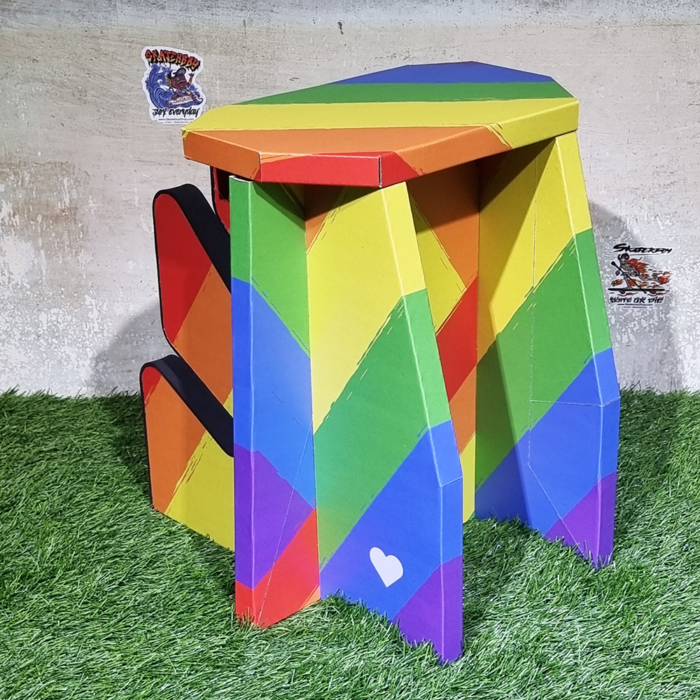 [0102] ชั้นวาง สเก็ตบอร์ด 2-3ชั้น น้ำหนักเบา แข็งแรง นั่งได้ ระวังโดนน้ำ แบบใหม่ ว่างได้เยอะ