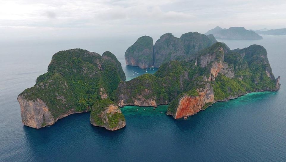 อันดับ 1 ทัวร์เกาะพีพี อ่าวมาหยา อ่าวปิเละ เกาะไข่ เรือสปีดโบ๊ท Phi Phi Island Khai Island - Maya Bay - Pileh Lagoon