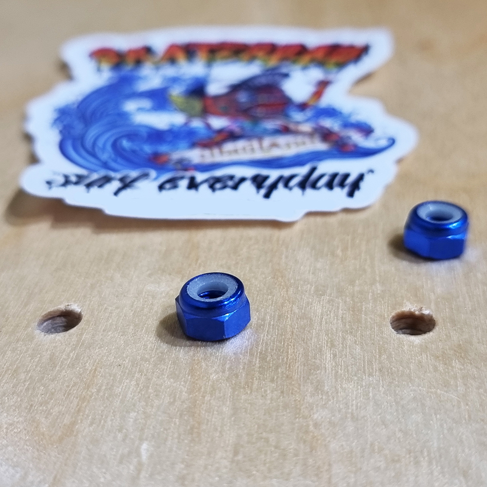 [0309] น็อต Aluminum alloy ตัวเมียยึด ทรัคสเก็ตบอร์ด ชุบสี ยางไนลอนกันคลาย ตัวเล็ก