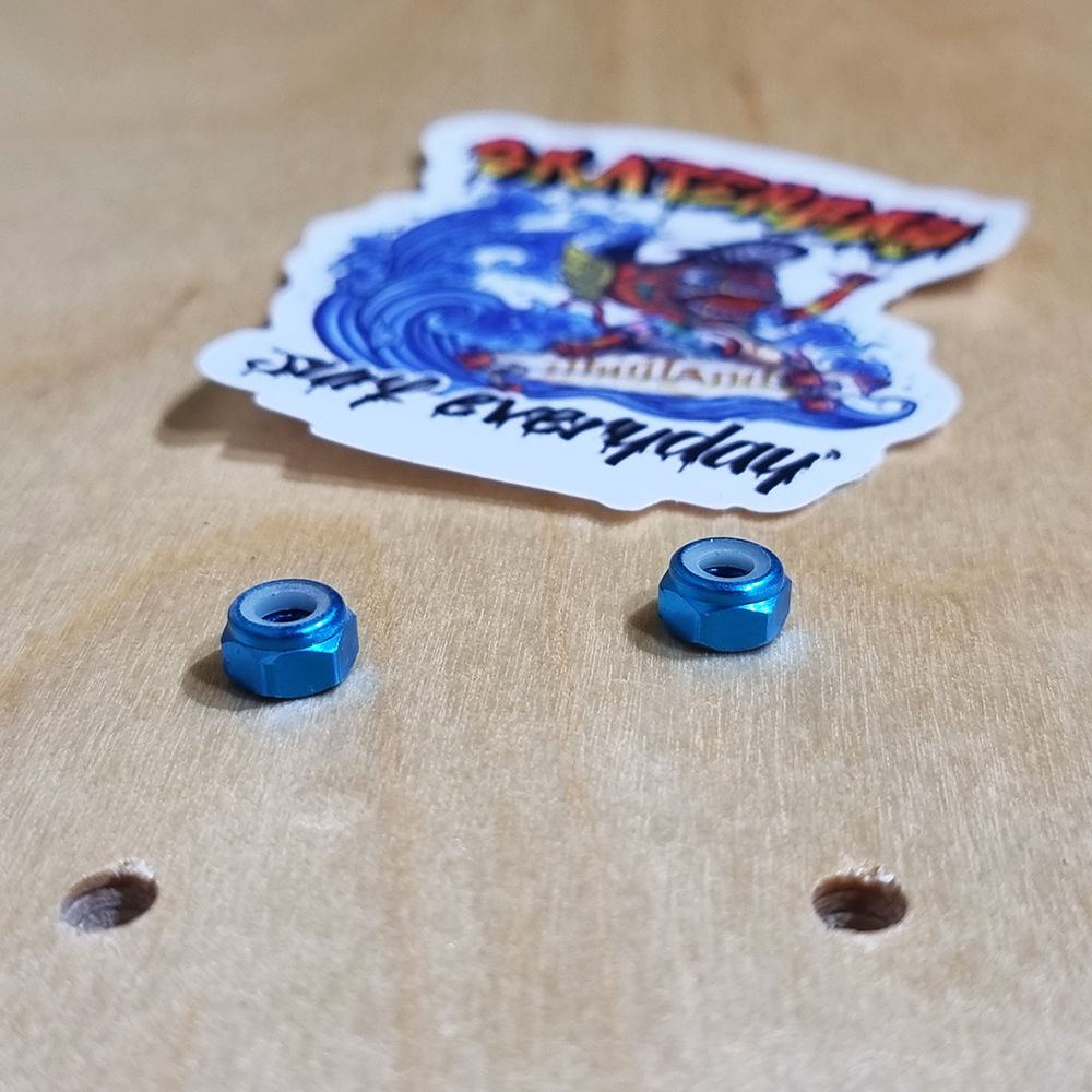 [0309] น็อต Aluminum alloy ตัวเมียยึด ทรัคสเก็ตบอร์ด ชุบสี ยางไนลอนกันคลาย ตัวเล็ก