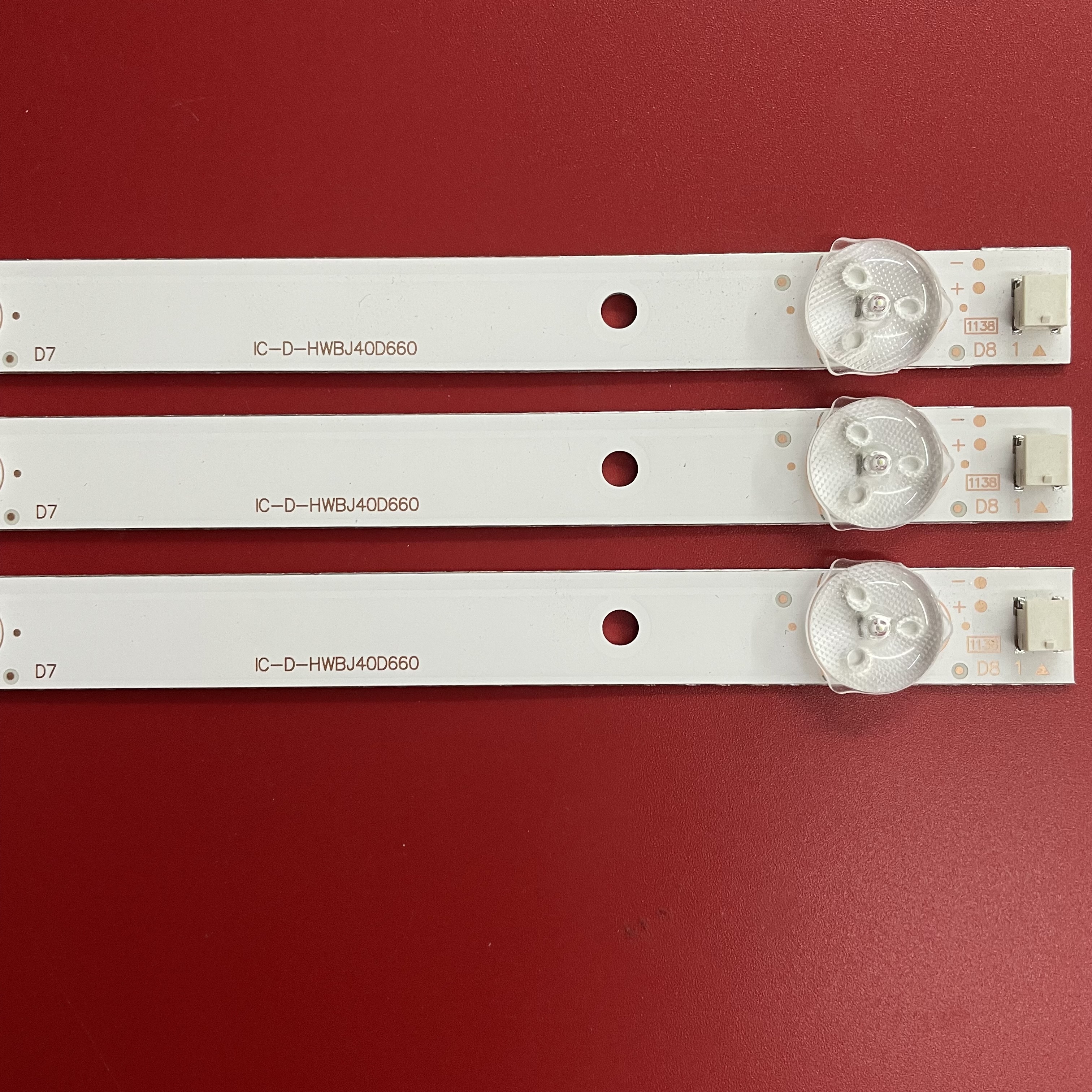 หลอดใหม่อันที่ 398 Panasonic TX-40ES400B ES500B 40FS503B 40ESW504B หลอด8ดวง3แถว ขาย 600 บาท แถบแสง IC-D-HWBJ40D660