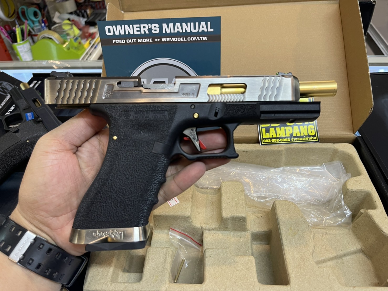 WE - Glock 34 G-Force T1 เฟรมดำ สไลด์เงิน ท่อทอง