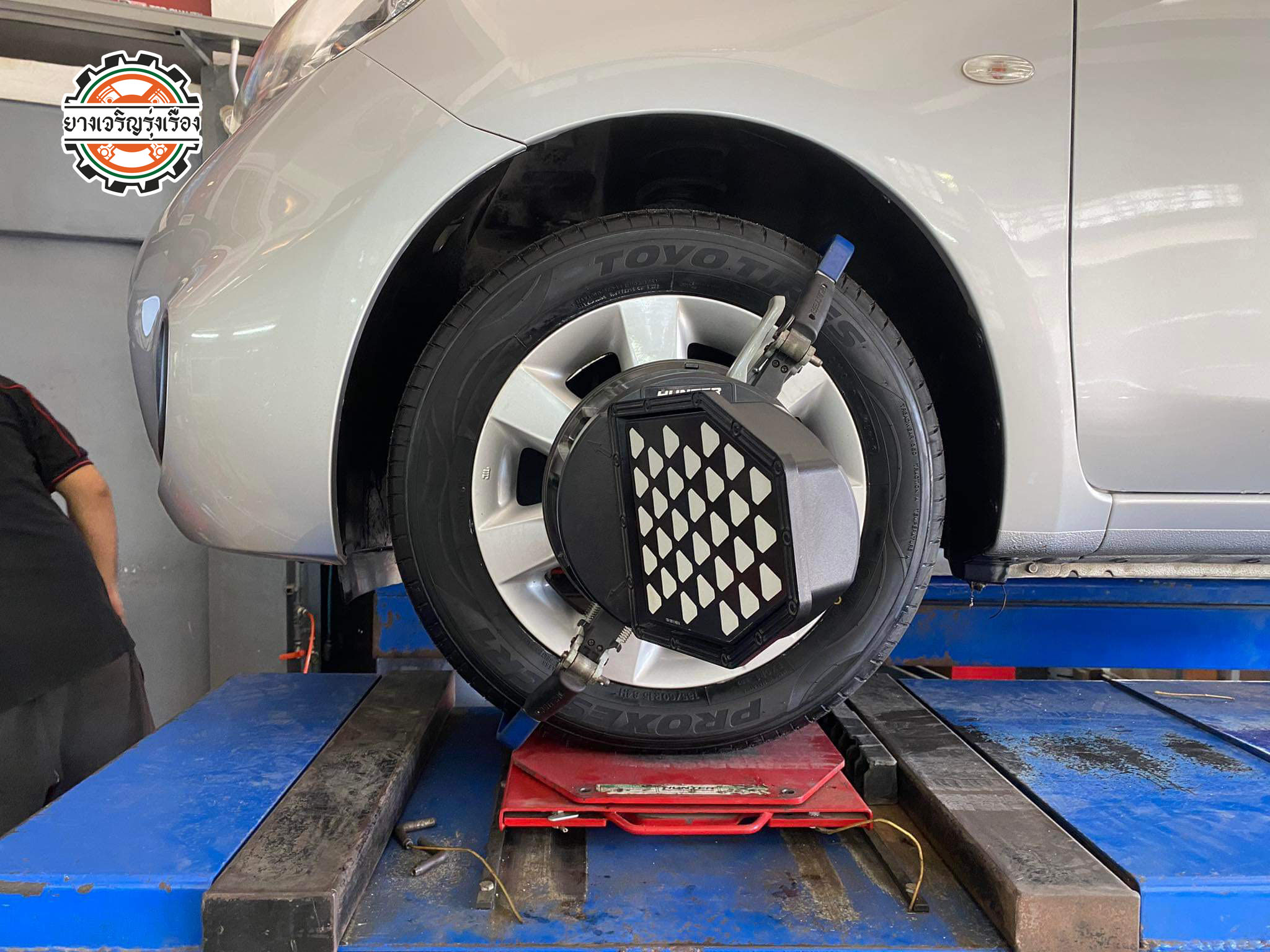 NISSAN MARCH เข้ารับบริการเปลี่ยนยางรถยนต์ เน้นคุณภาพ ราคาเหมาะสม ☄️TOYO TIRES PROXES CR1 84H ขนาด 185/60R15 𝙊𝙪𝙧 𝙎𝙚𝙧𝙫𝙞𝙘𝙚 บริการทางร้านเรารับทำอะไรบ้าง 🔧 ติดตั้งยางแบบไร้รอย 100% 🔧 บริการสลับยาง ตามอายุ 🔧 มียางรถยนต์ทุกยี่ห้อให้เลือกซื้อ 🔧 เช็คช่วงล่าง แก้ปัญหาให้ตรงจุด 🔧 บริการล้างลิ้นปีกผีเสื้อ 🔧 บริการเช็คระยะรถยนต์ 🔧 เปลี่ยนถ่ายของเหลวทั้งระบบ 🔧 ตั้งศูนย์ด้วยเครื่อง HUNTER นำเข้าจาก USA สอบถามข้อมูลเพิ่มเติม หรือนัดหมายเข้ารับบริการ Tel : 08-6569-1915 Tel : 08-6544-5963 Line id : @88rw Tiktok : https://www.tiktok.com/@88rwycrr Youtube : https://youtube.com/@88rw Facebook : https://www.facebook.com/88rwtire Location : https://goo.gl/maps/HrNUAZXPN94KvxZ98?coh=178573&entry=tt #รถยนต์มีปัญหาไม่รู้ต้องแก้ตรงไหน ทางเรายินดี ตรวจหาปัญหาและหาวิธีแก้ บอกลูกค้าก่อนลงมือทำเสมอราคาเป็นธรรมไม่เอาเปรียบ สบายใจคุณลูกค้า ---------------------------------- ดูแลให้คำปรึกษาทุกปัญหาคาใจ ไม่ทิ้งลูกค้า มีบริการหลังการขาย 【ให้ผู้เชี่ยวชาญของเรา ดูแลรถคุณ】 ร้านยางเจริญรุ่งเรือง ยินดีต้อนรับครับ ---------------------------------- #โช๊คอัพรถยนต์ #monroe #yss #kayaba #profender #ร้านยางเจริญรุ่งเรือง #นนทบุรี #งามวงศ์วาน #amsfix #บริการช่วงล่างรถยนต์ #ซ่อมบำรุงช่วงล่าง #เซทอัพโช๊คอัพรถยนต์