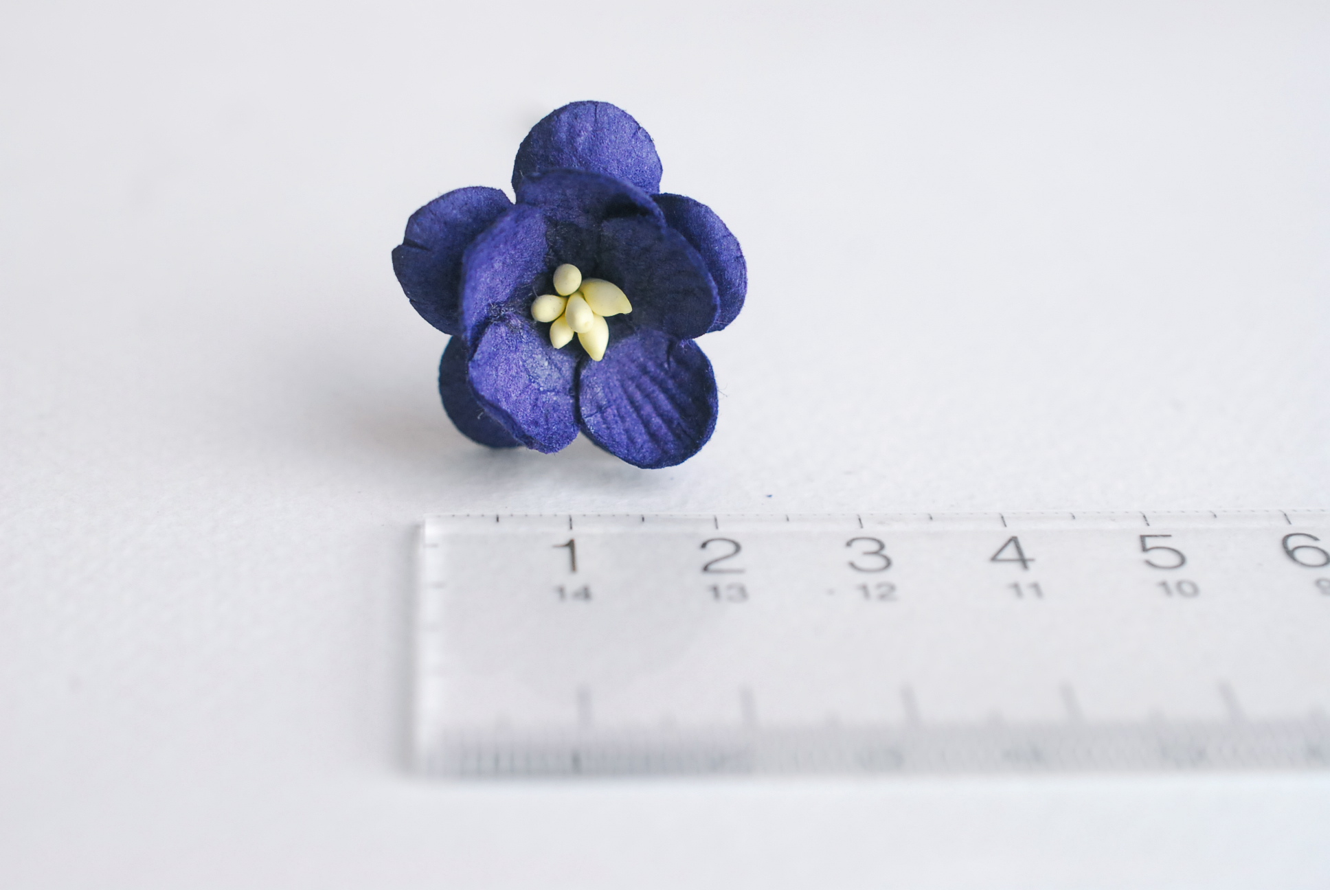 ดอกไม้กระดาษสา ดอกซากุระกระดาษ ดอกไม้กระดาษสาราคาส่ง ดอกไม้กระดาษสำหรับตกแต่งของชำร่วย งานแต่งงาน ทำช่อดอกไม้ติดอกเจ้าบ่าว ข้อมือดอกไม้เจ้าสาว ขนาด2.5 cm. 50 ดอก Paper flowers supplies: DIY wedding tools Cherry blossom (Sakura) 50 pcs. size 2.5 cm. deep b