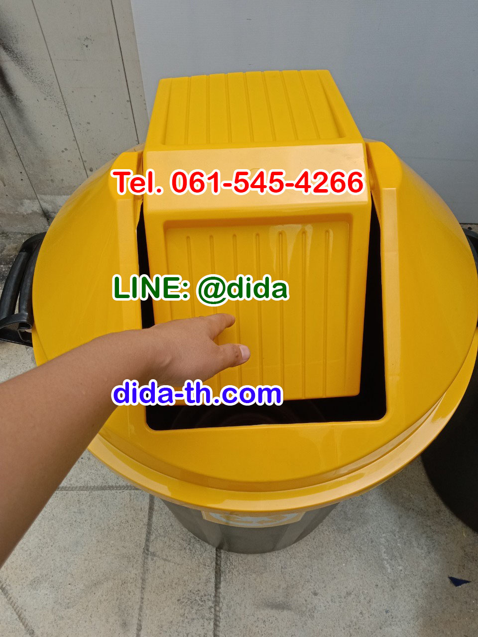 ถังขยะแยกประเภท ทรงกลม สีดำ ฝาสี 112 ลิตร