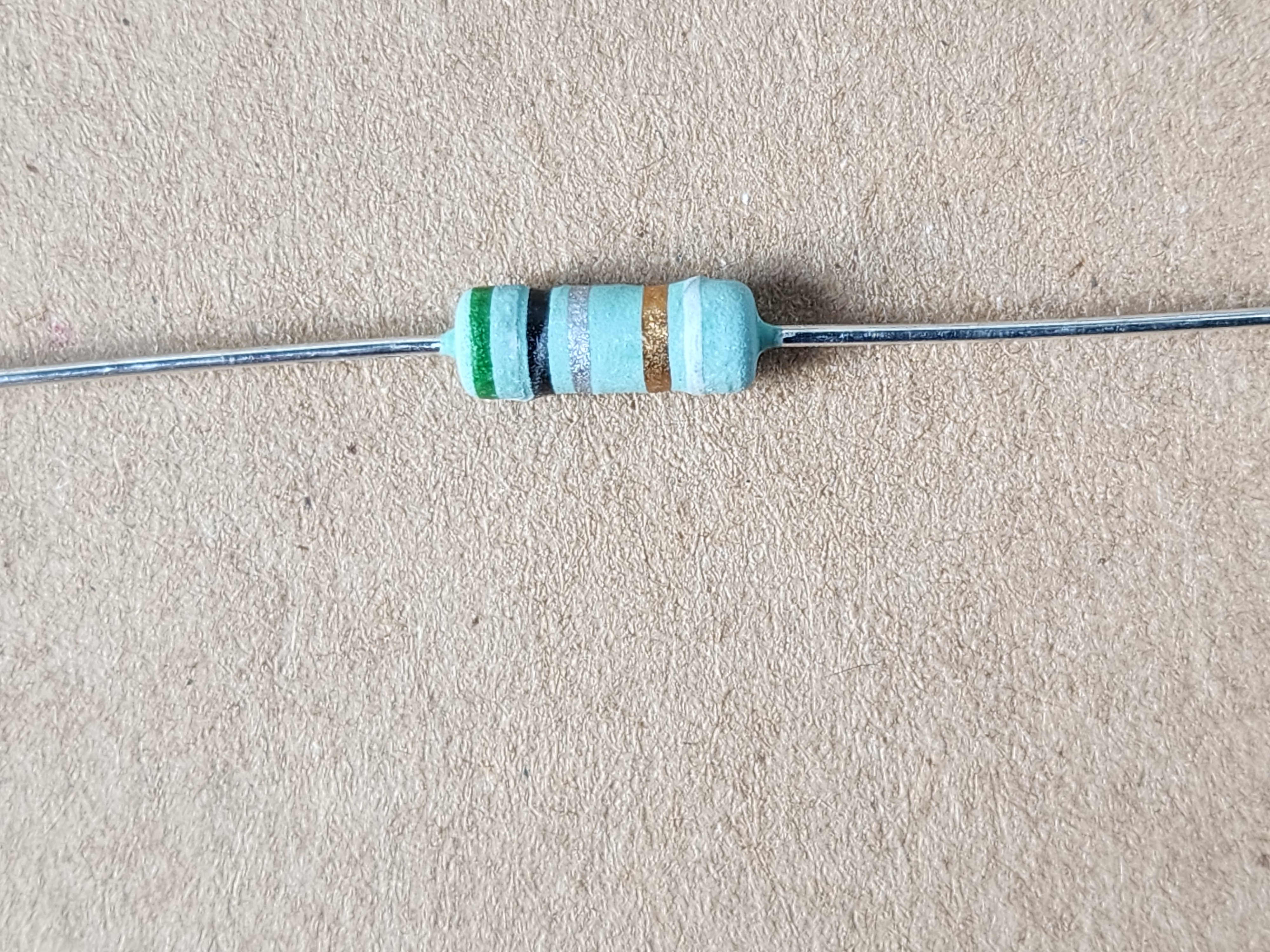 ตัวต้านทานฟิวส์ R ฟิวส์ 0.5 Ohm 5% 2W มีแถบสีอะไรบ้าง ?