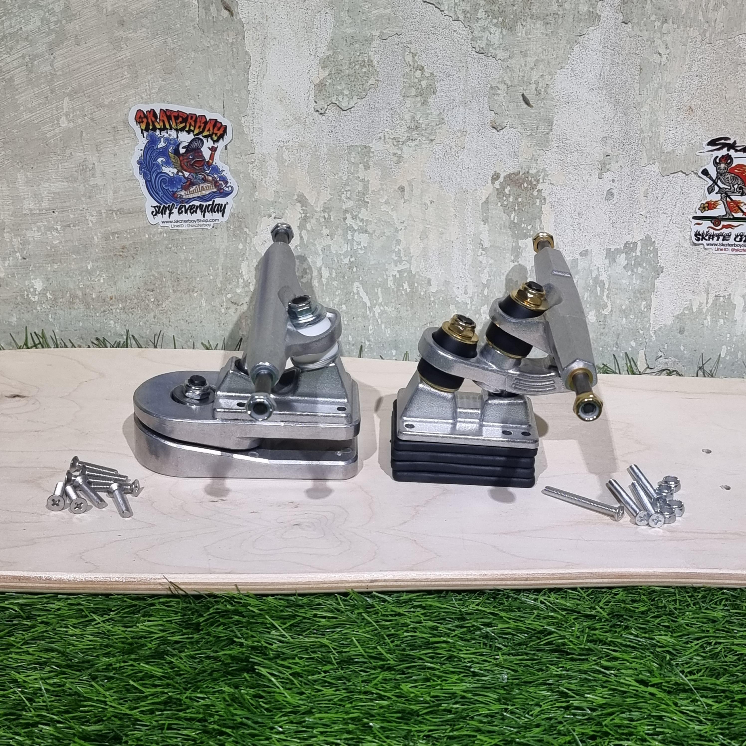 [0307] Surf truck adapter set, WD spring system, connected and the truck doesn't tilt, street surf cable