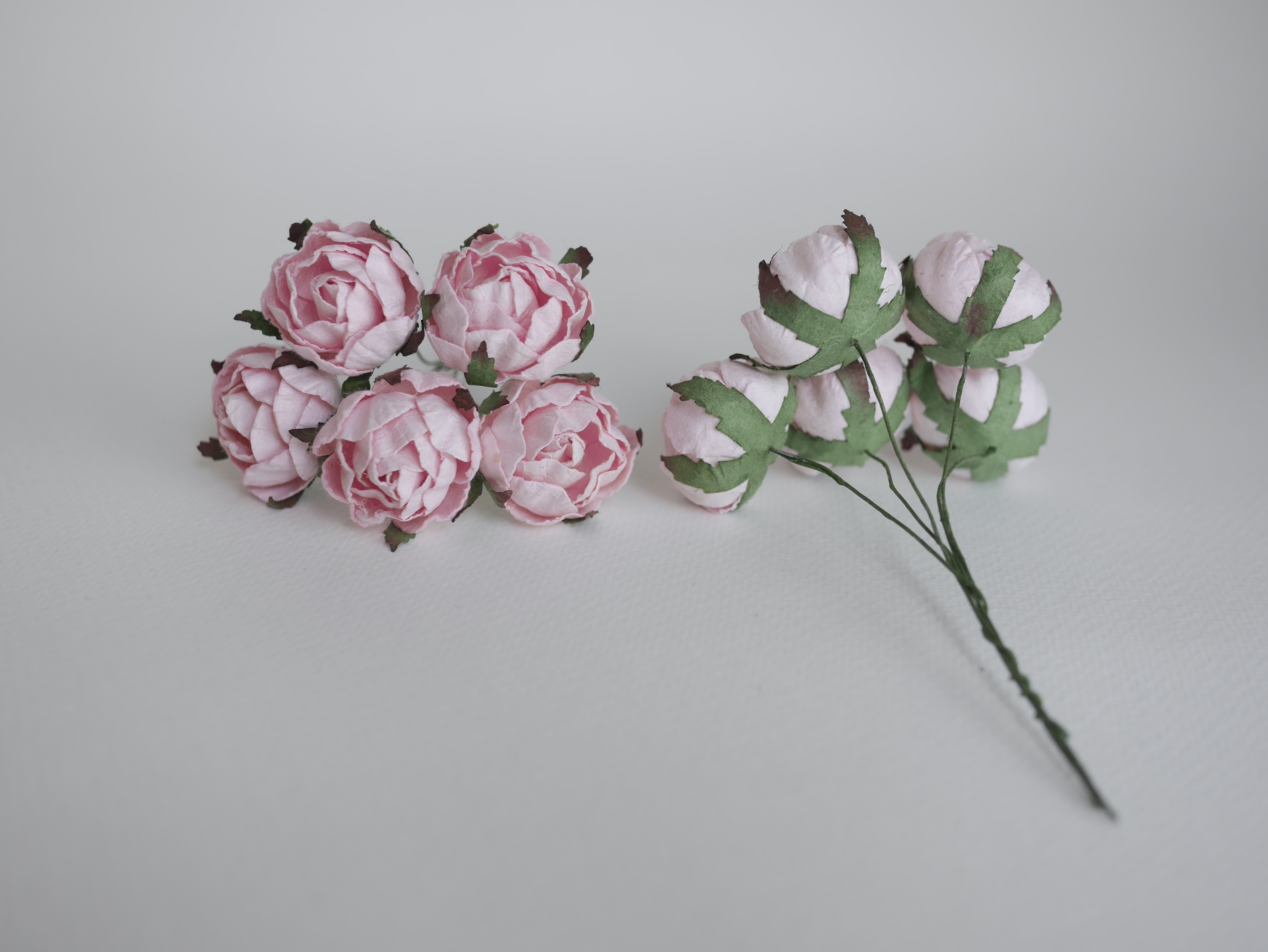 ดอกกุหลาบกระดาษสา peony ดอกไม้กระดาษสาราคาส่ง, ดอกไม้กระดาษ,ดอกไม้ประดิษฐ์ สำหรับตกแต่งของชำร่วย งานแต่งงาน ดอกกุหลาบกลม peony ขนาด 3.5 cm. จำนวน 25 ดอก, สีชมพู Paper Flowers, Peony flowers supplies size 3.5cm./ 25 pieces, handmade flowers. pink color