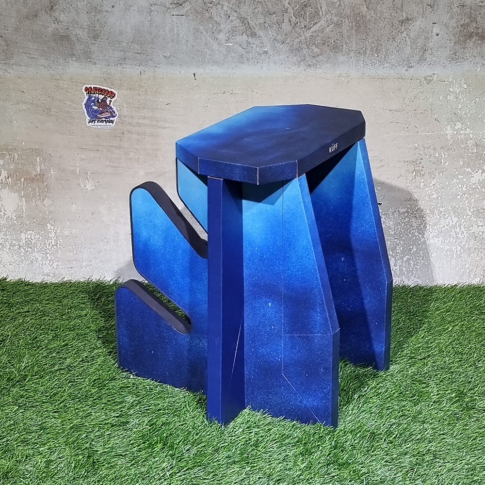 [0102] ชั้นวาง สเก็ตบอร์ด 2-3ชั้น น้ำหนักเบา แข็งแรง นั่งได้ ระวังโดนน้ำ แบบใหม่ ว่างได้เยอะ