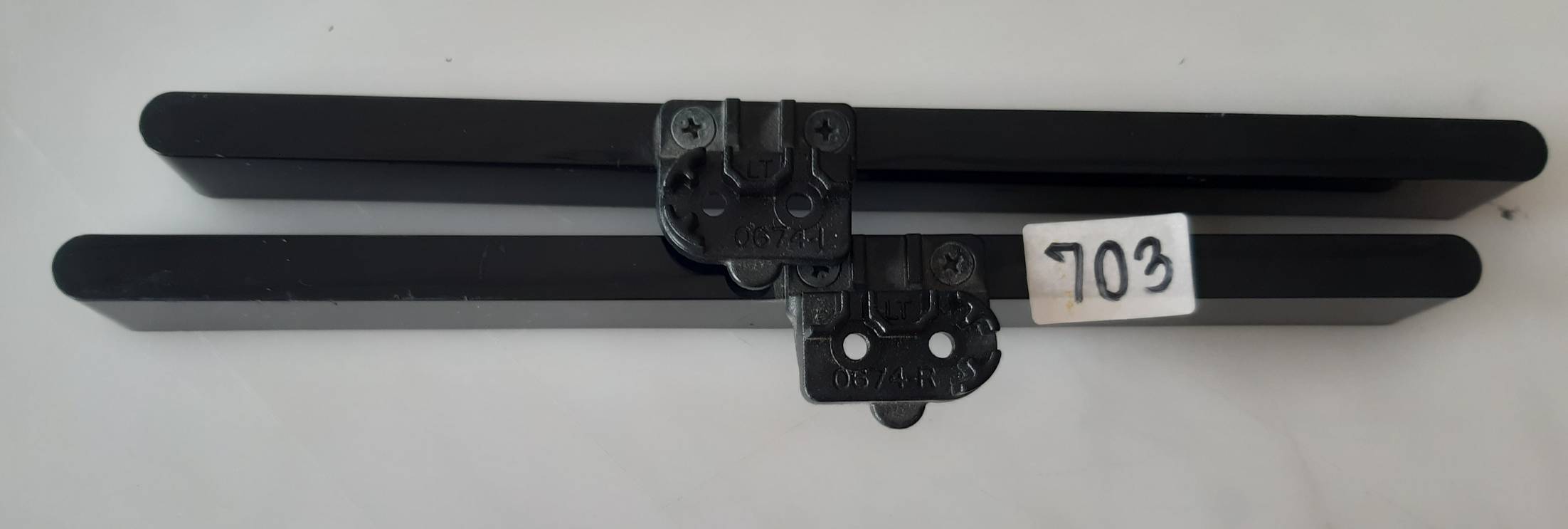 อันที่ 703 ขาทีวี Hisense LTDN50K3110WT 0674-R 0674-L