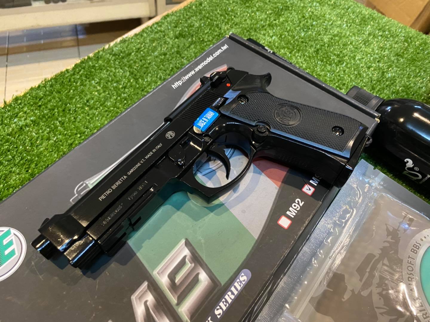 WE - M9A1 Beretta (Full Auto) - สีดำ