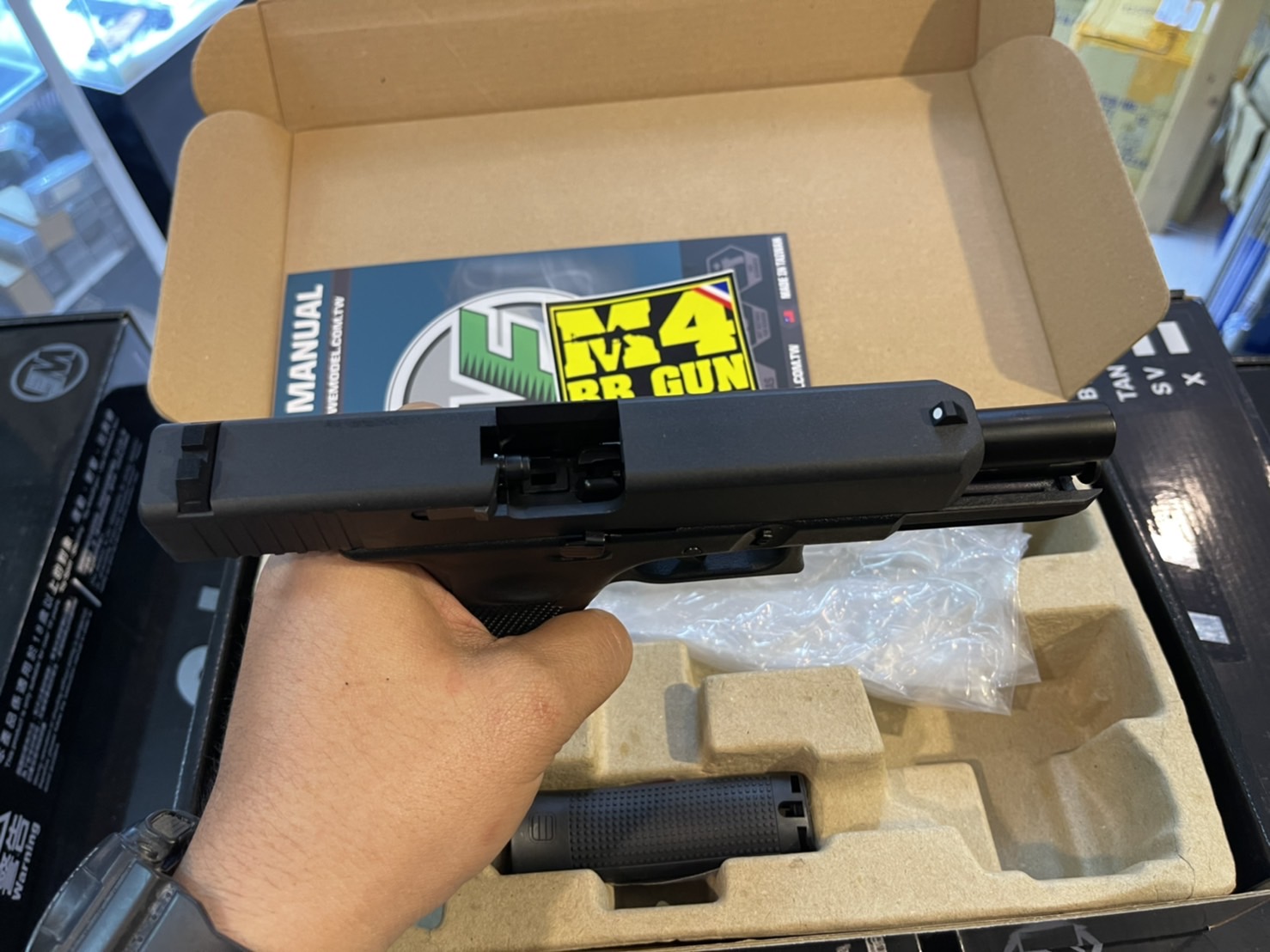 WE G17 Glock 17 Gen5 - สีดำ