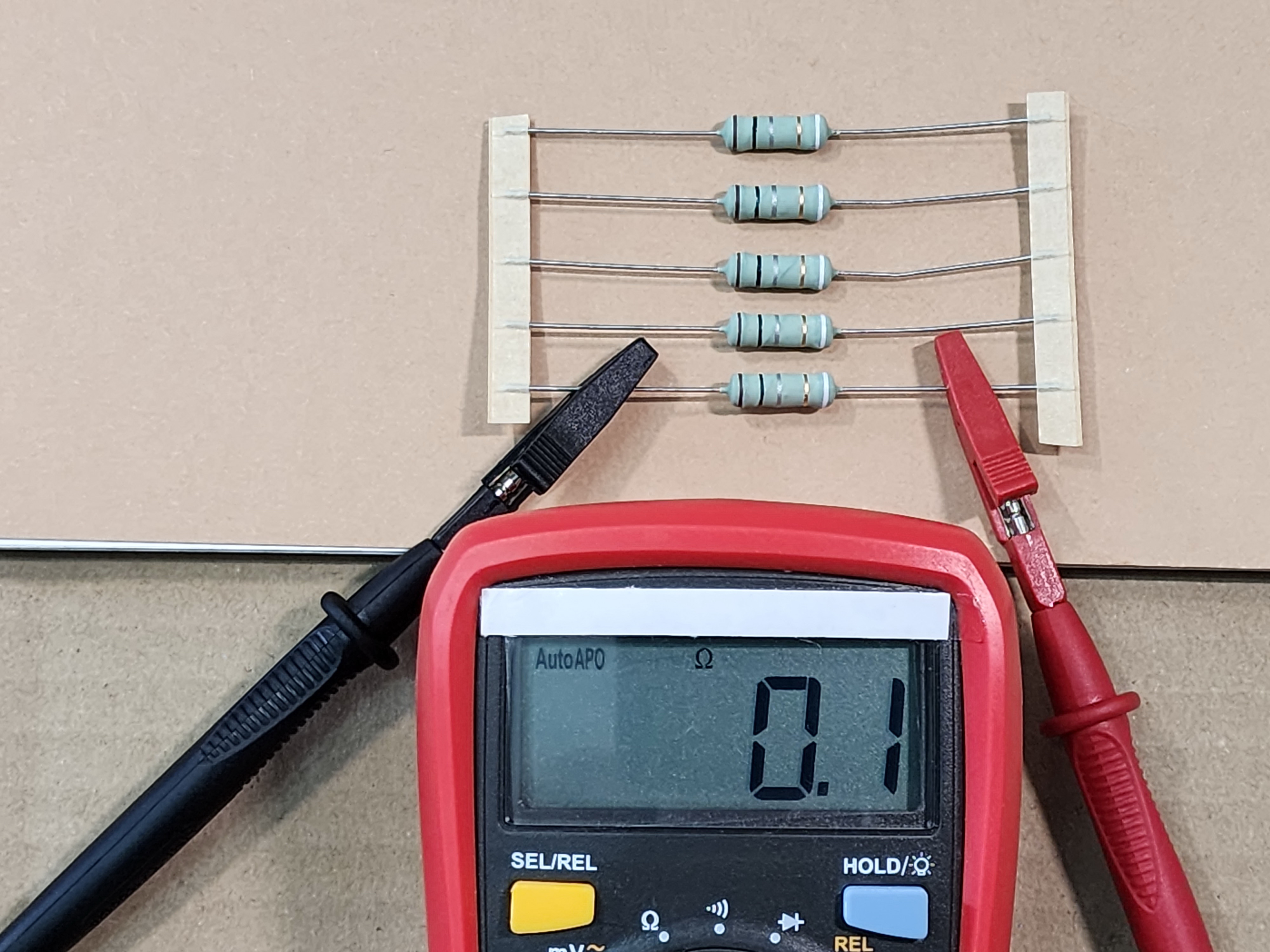ตัวต้านทาน 0.1 Ohm สีอะไรบ้าง ตามรูปอ่านค่าได้กี่โอห์ม