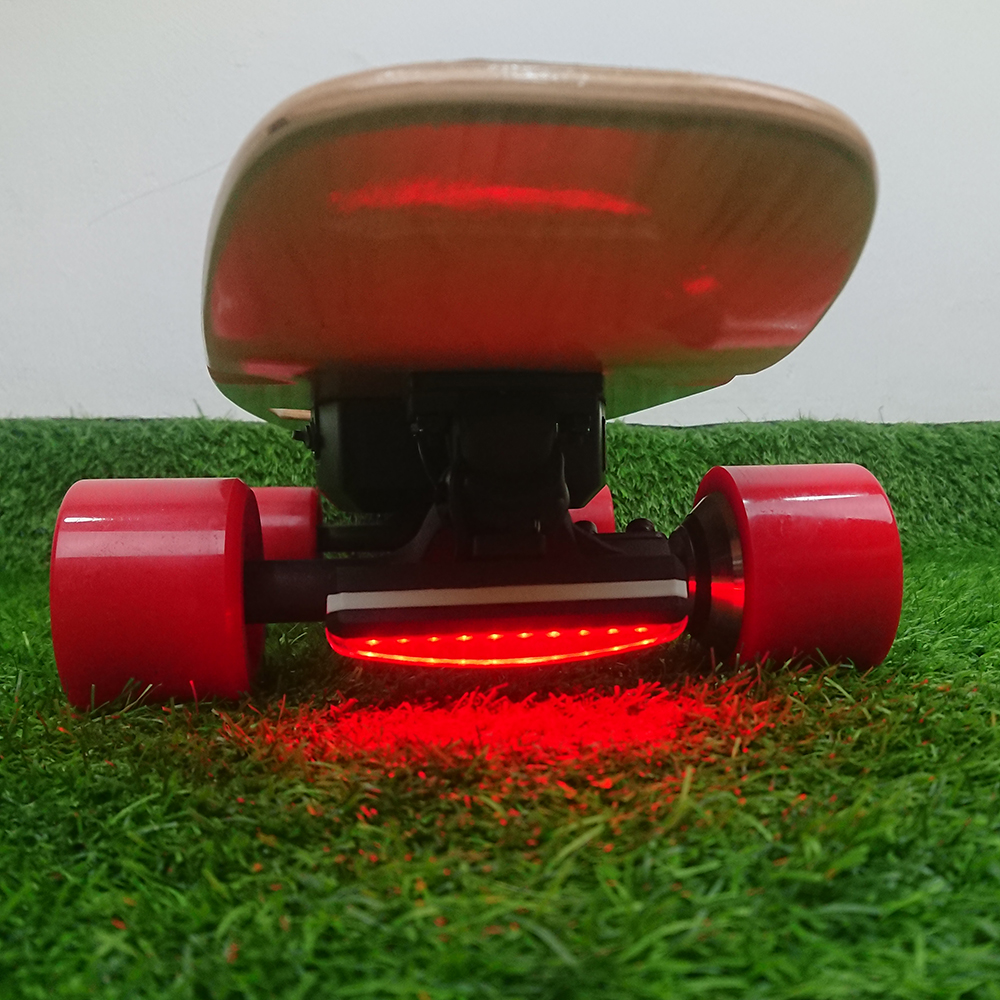 [0320] ไฟ LED รัดทรัคสเก็ตบอร์ด ปรับระดับได้ ชาร์จUSB แดง/ขาว สลับ