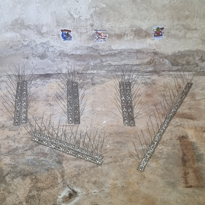 [1100] พลาสติกหนามไล่นกเกาะ หมดปัญหาขี้นก Aluminum กันสนิม ยาว13นิ้ว กว้าง1นิ้ว สูง5นิ้ว บาน4นิ้ว