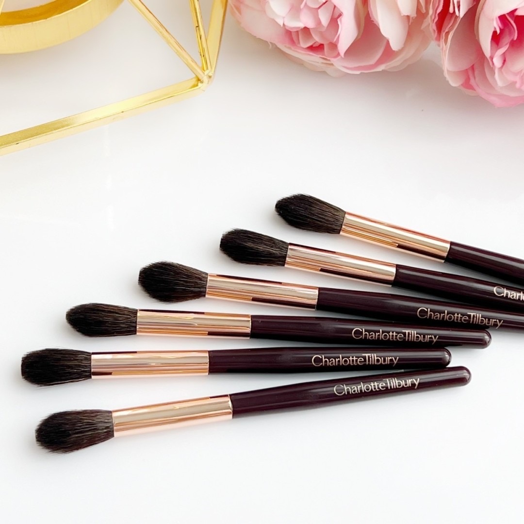 แปรงแต่งหน้า Charlotte Tilbury Magical Mini Eye Blender Brush