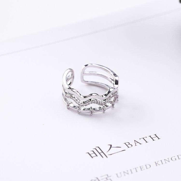 แหวนเงินสีทองคำขาวประดับเพรชczรุ่น diamond three on the finger