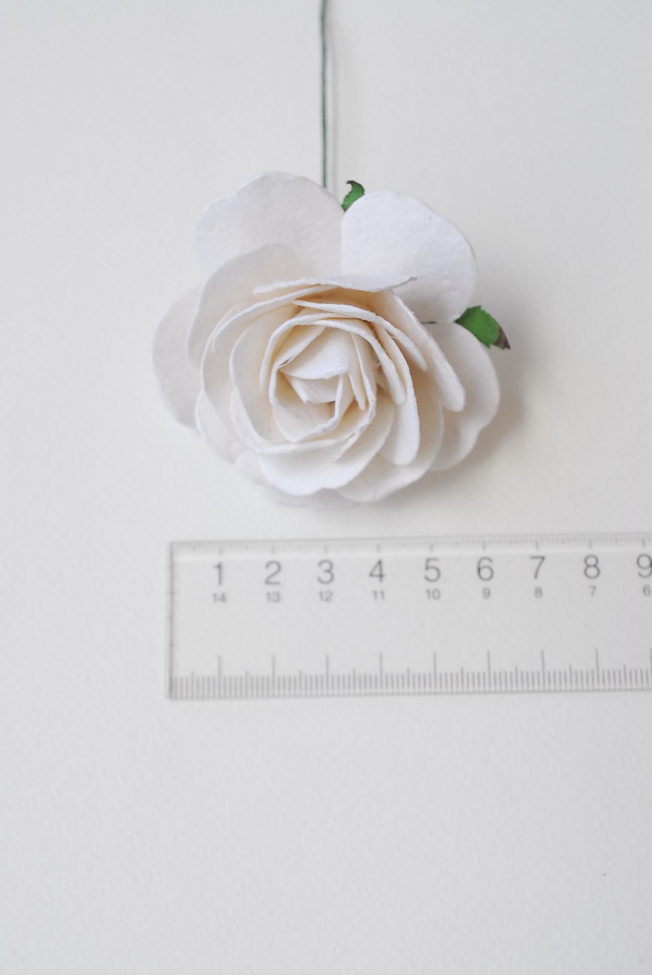 ดอกไม้กระดาษสา ขนาด 6.5 cm., สำหรับของชำร่วย, งานแต่งงาน, สีขาว Paper flower, handmade flowers supplies, wedding decoration:10 Pieces mulberry rose, 6.5 cm. white color.