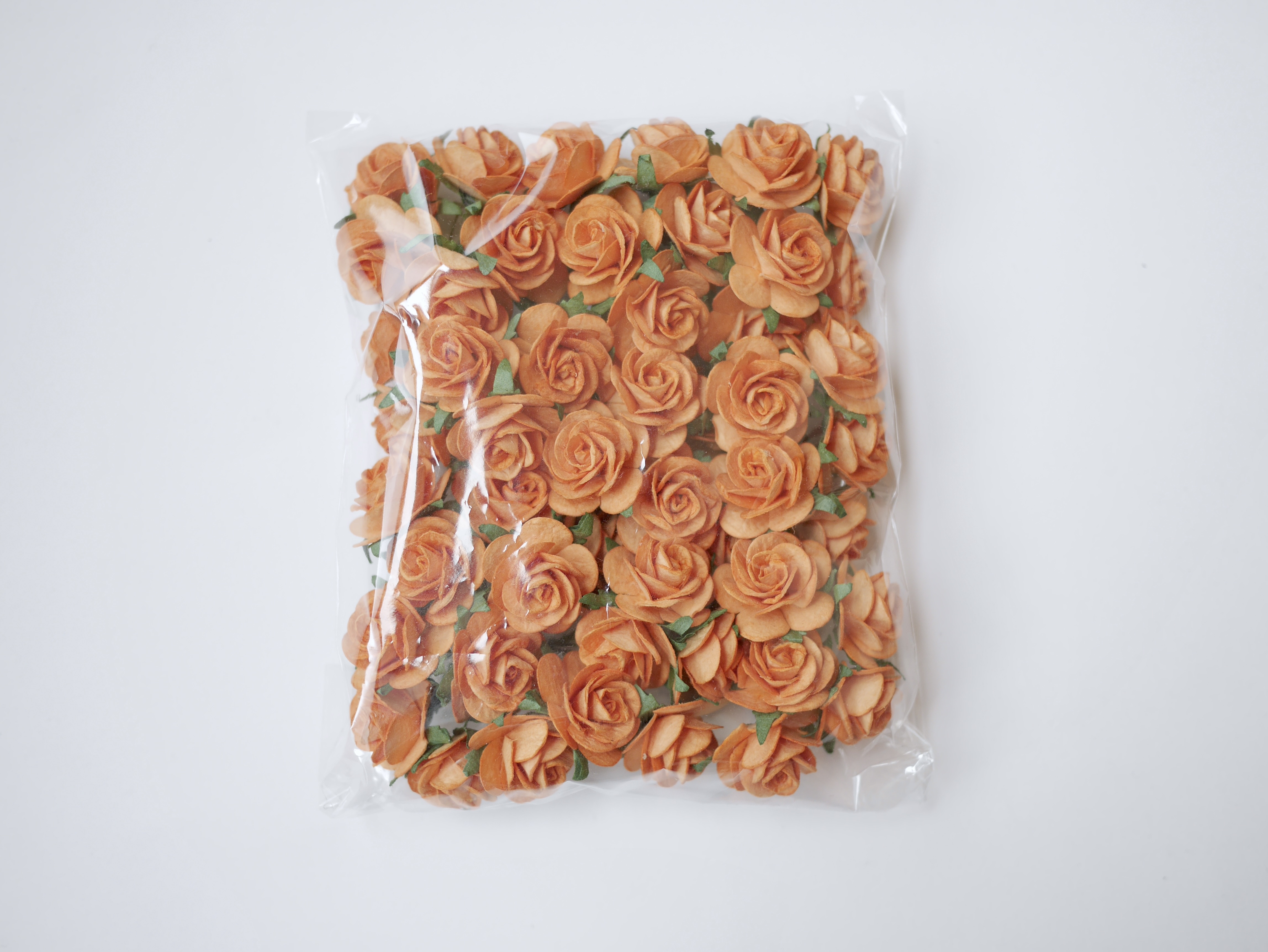 ดอกไม้กระดาษสา ราคาส่ง, ดอกกุหลาบกระดาษสา ดอกไม้ประดิษฐ์ ตกแต่งงานแต่งงาน ขนาด 2.5 cm., สำหรับของชำร่วย, งานแต่งงาน, ดอกไม้ทำข้อมือเจ้าสาว สีส้มอิฐ Paper flower, 50 Pieces mulberry rose, 2.5 cm. Fire orange color.