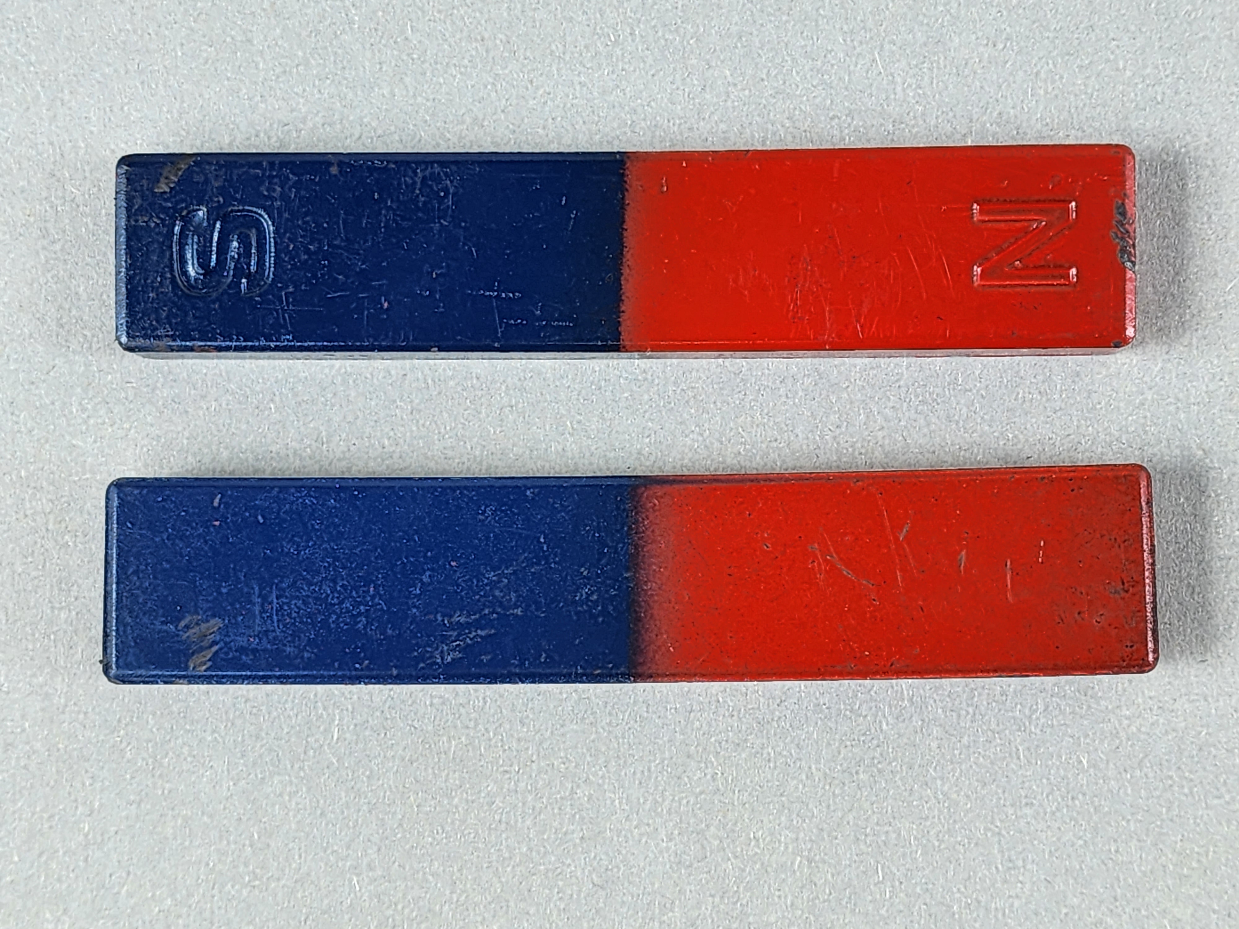 แท่งแม่เหล็ก 1 แท่ง