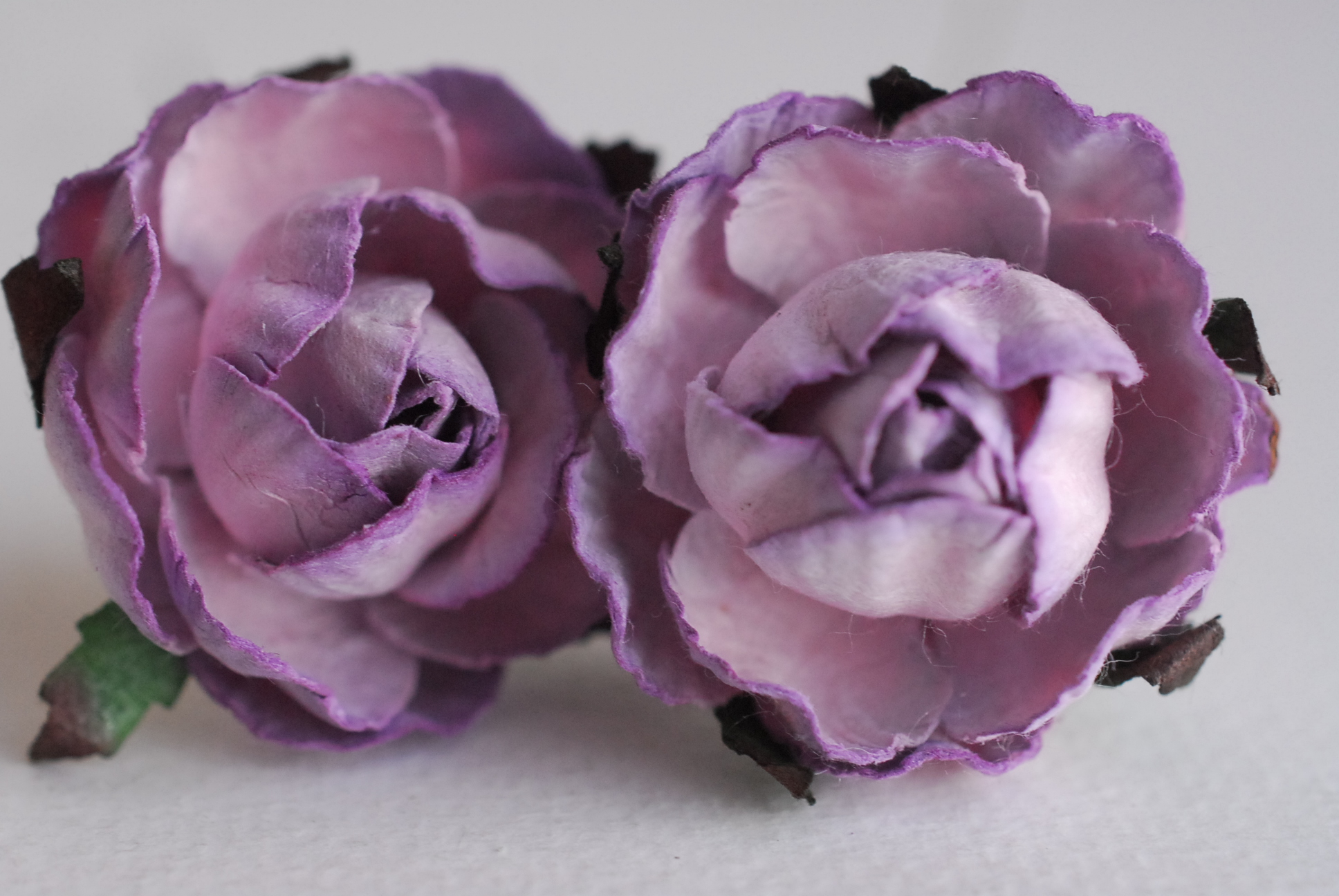 ดอกไม้กระดาษสาราคาส่ง, ดอกไม้กระดาษ,สำหรับตกแต่งของชำร่วย งานแต่งงาน ดอกกุหลาบกลม peony ขนาด 3.5 cm. จำนวน 25 ดอก, สีม่วงปัด Paper Flowers, Peony flowers supplies size 3.5 cm./ 25 pieces, handmade flowers, peony purple brush color.