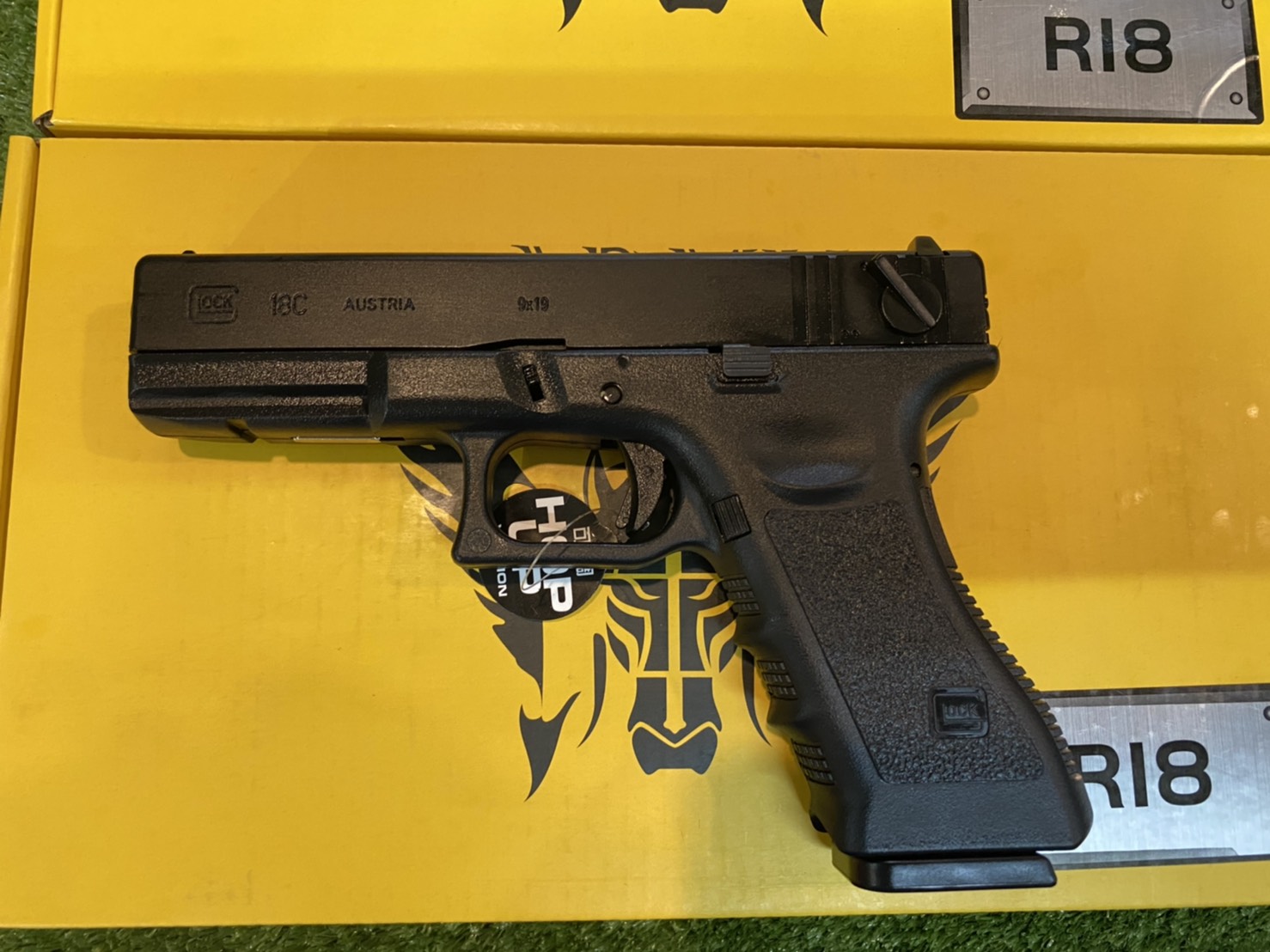 ARMY R18