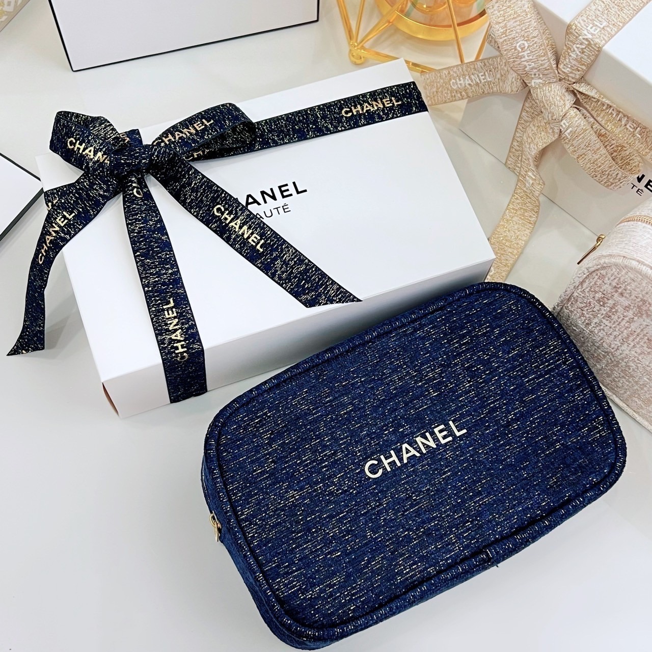 กระเป๋าเครื่องสำอาง Chanel Beaute Pouch Bag ทรงแบน