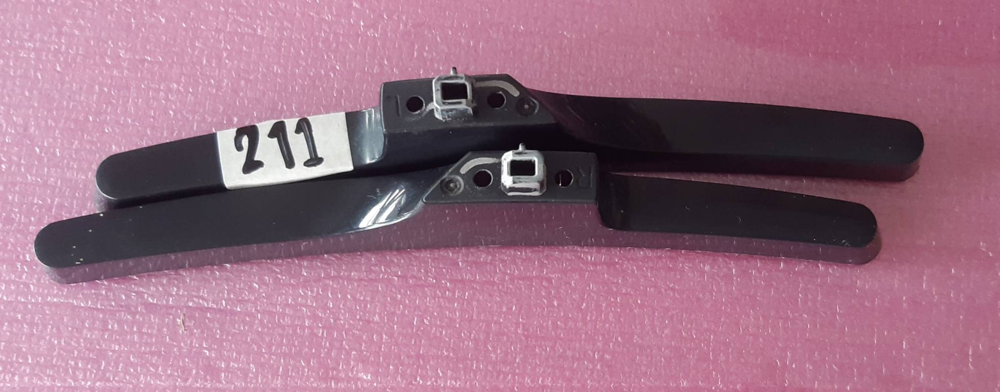 อันที่ 211 ขาทีวี Samsung UA32J4003AK BN63-13872X BN63-13875X ราคา 300 บาท