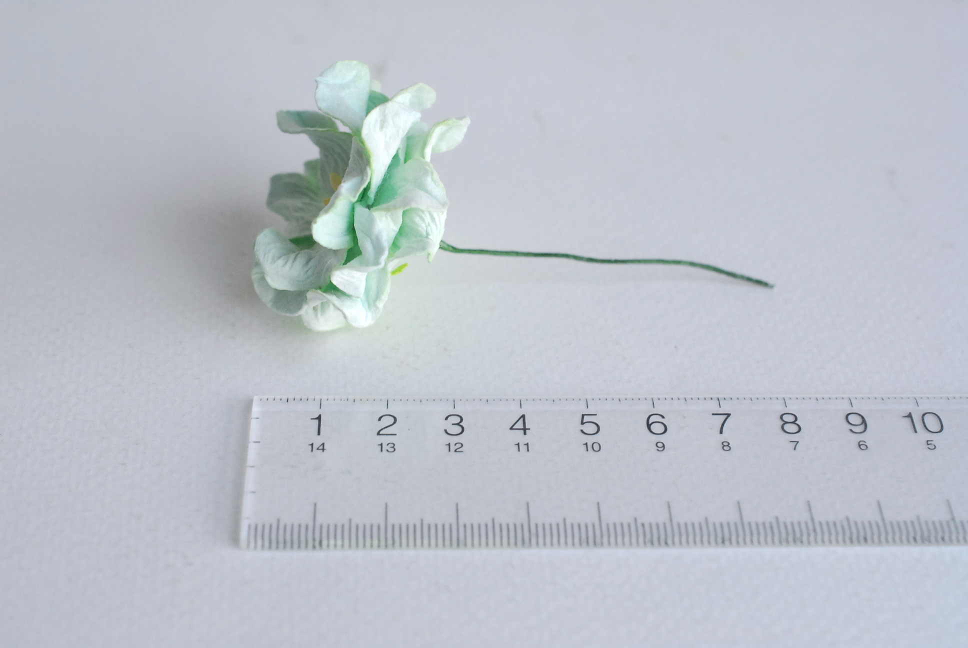 ดอกไม้กระดาษสา ราคาส่ง, ดอกการเดนเนียกระดาษสา ดอกไม้ประดิษฐ์ ตกแต่งงานแต่งงาน ประดิษฐ์ข้อมือเพื่อนเจ้าสาว ขนา่ด 3.5 cm., สำหรับของชำร่วย, งานแต่งงาน, ดอกไม้ทำข้อมือเจ้าสาว สีเขียวมิ้น จำนวน 25 ดอก Paper flower,25 Pieces mulberry gardenia flowers supplies,