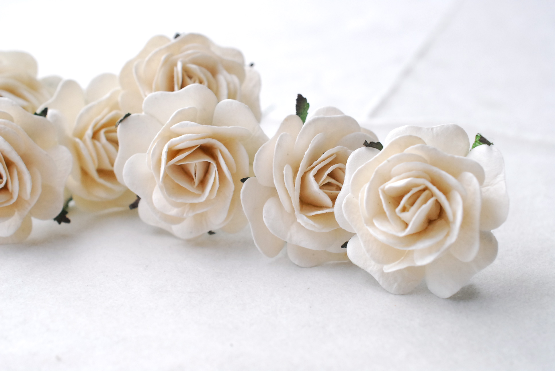 ดอกไม้กระดาษสา, สำหรับของชำร่วย, งานแต่งงาน, ดอกกุหลาบ PUL4-4 N ขนาด 4.5 cm. สีขาว #152