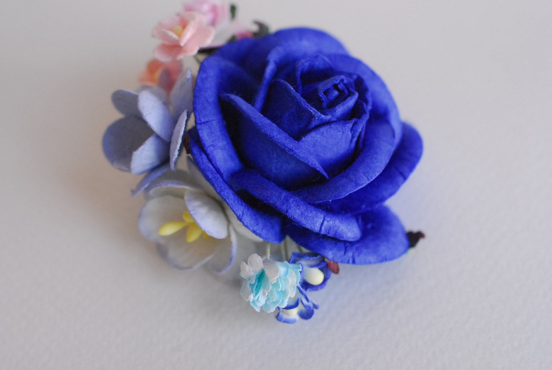 ช่อดอกไม้กุหลาบกระดาษสาสีน้ำเงิน อดอกไม้ประดับ งานแต่งงาน งานประดิษฐ์ ของชำร่วย ดอกไม้กระดาษสา งานแต่งงาน DIY wedding boutonniere or making centerpieces gift decoration