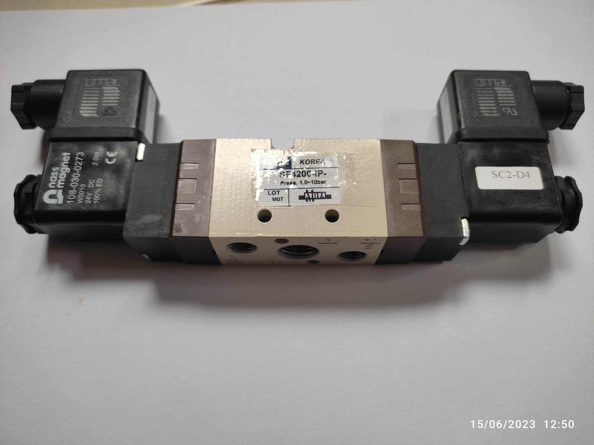SF2200-IP-SC1-CN1-A2 "YPC" Solinoid valve 5/2 Ways Size 1/8" Double Coil หรือ คอล์ยคู่ ไฟ 12DC 24DC 110V 220V ส่งฟรีทั่วประเทศ