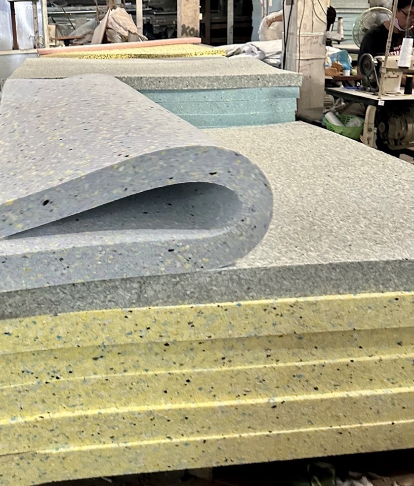 AM-102 เตียงเหล็ก 3.5 ฟุต 2 ชั้น รวมที่นอน