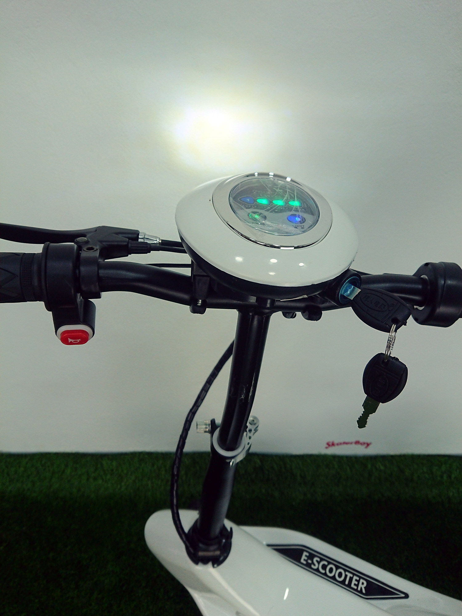 [0601] สกู็ตเตอร์ไฟฟ้า รุ่น Rabbit สำหรับผู้หญิง ล้อ6นิ้ว รับประกัน6เดือน มีอะไหล่เปลี่ยน Electric scooter