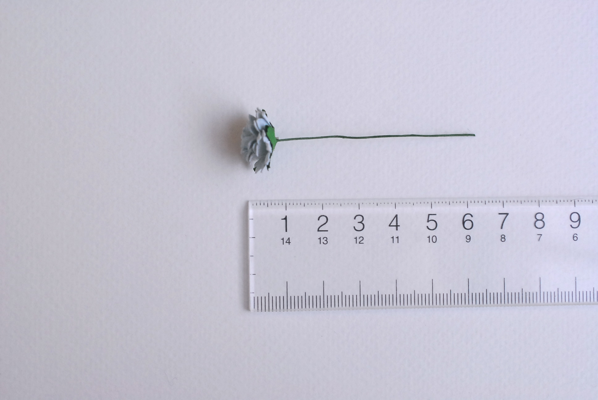 ดอกไม้ประดิษฐ์, ดอกไม้กระดาษสา, ดอก gypsophila, ดอกยิปโซ งานประดิษฐ์ตกแต่งของชำร่วย, ดอกไม้ทำพานพุ่ม,พานพวงมาลัย, พานรับไหว้, ขนาด 1.5 cm. สีฟ้าตุ่น